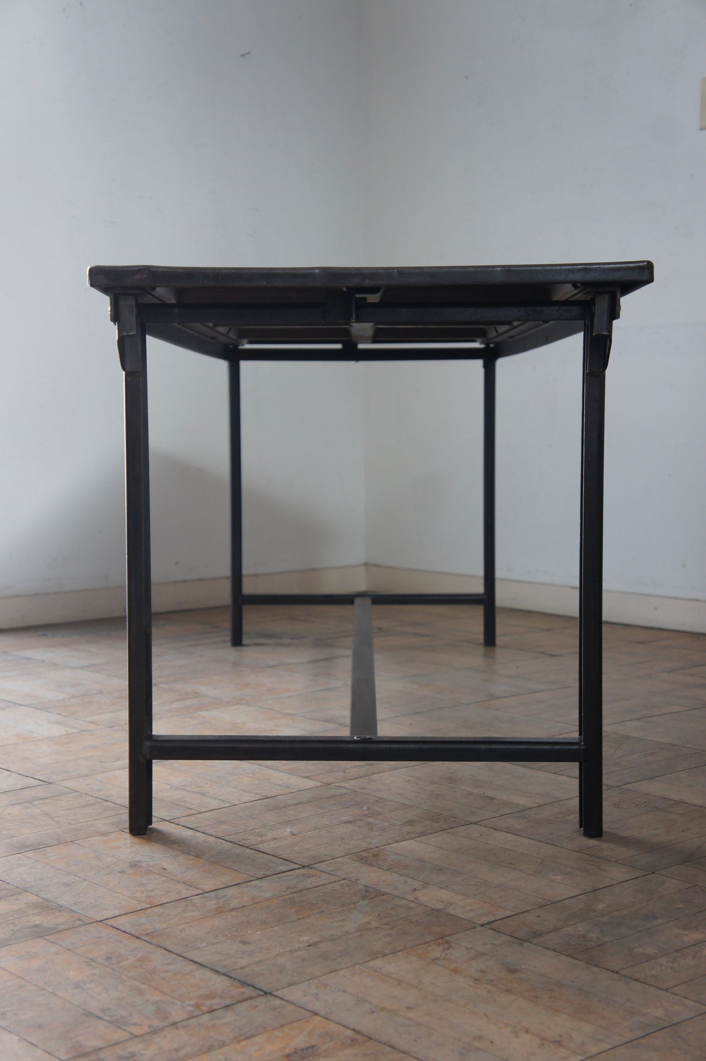 MILITARY Metal table