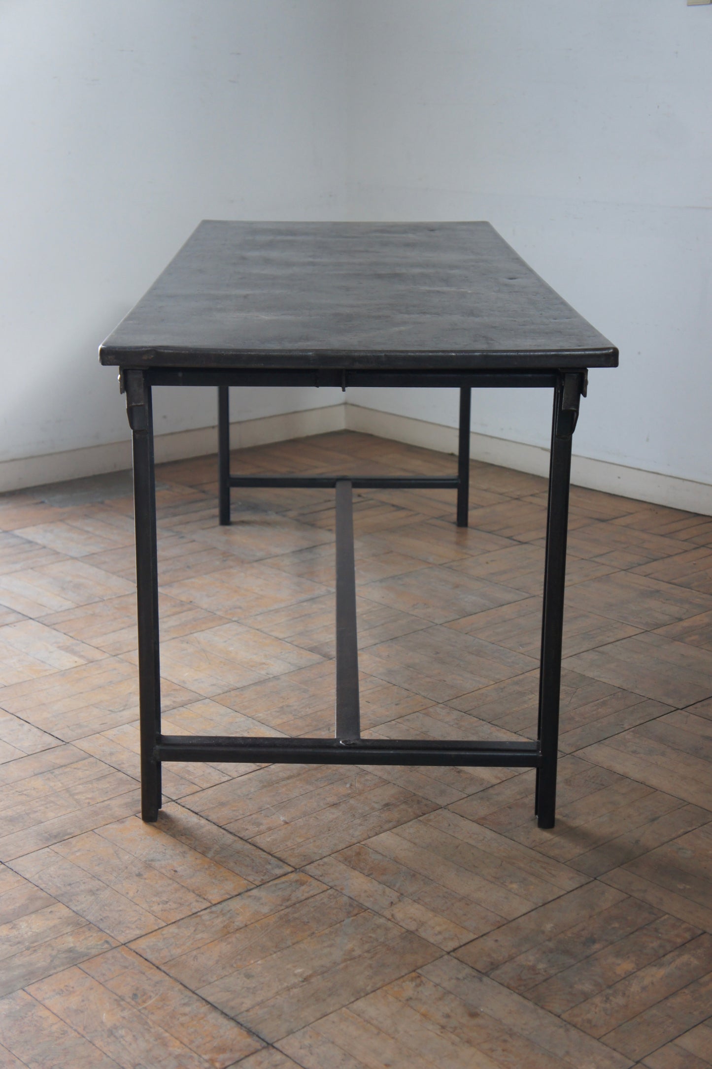 MILITARY Metal table