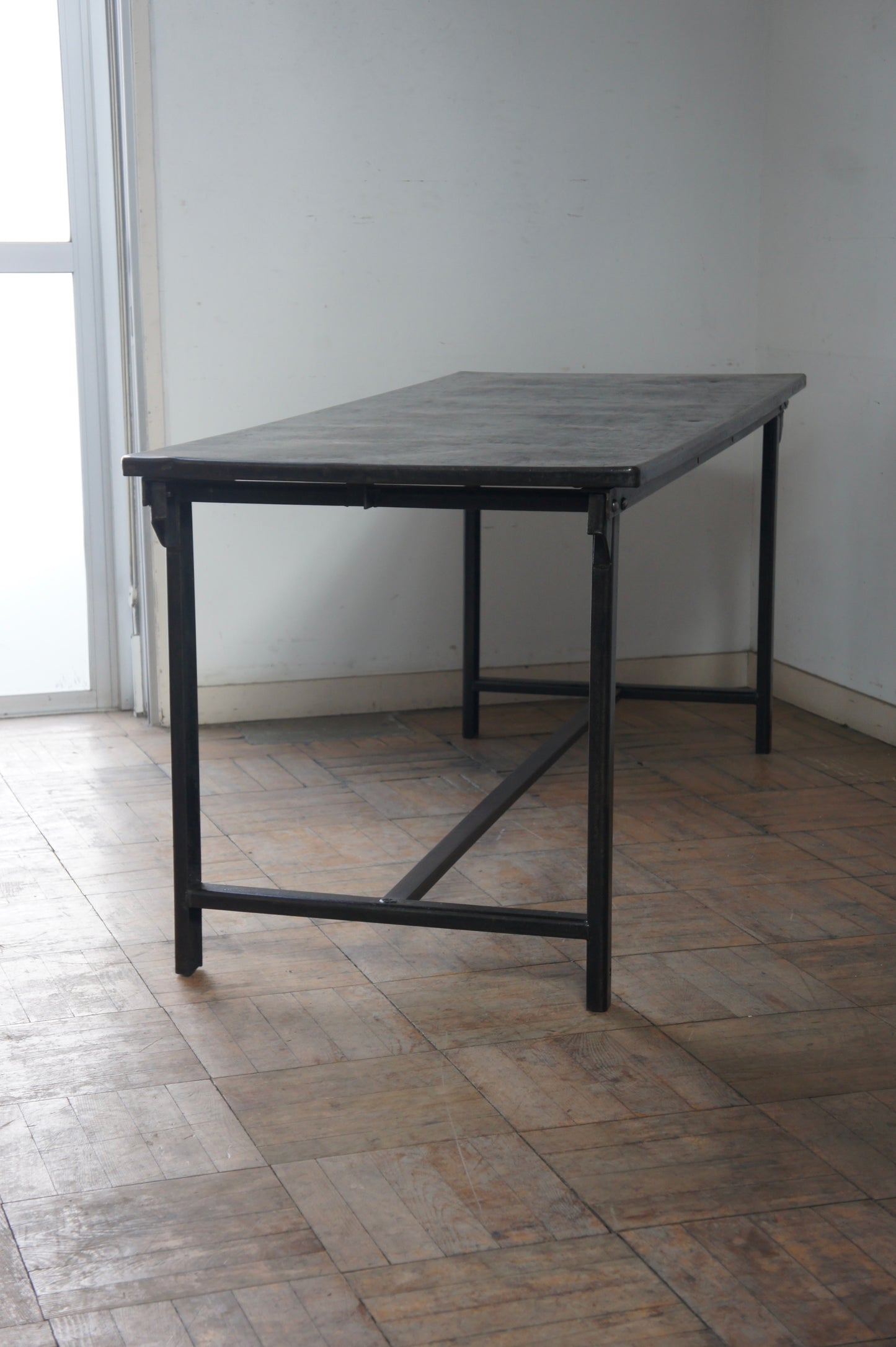 MILITARY Metal table