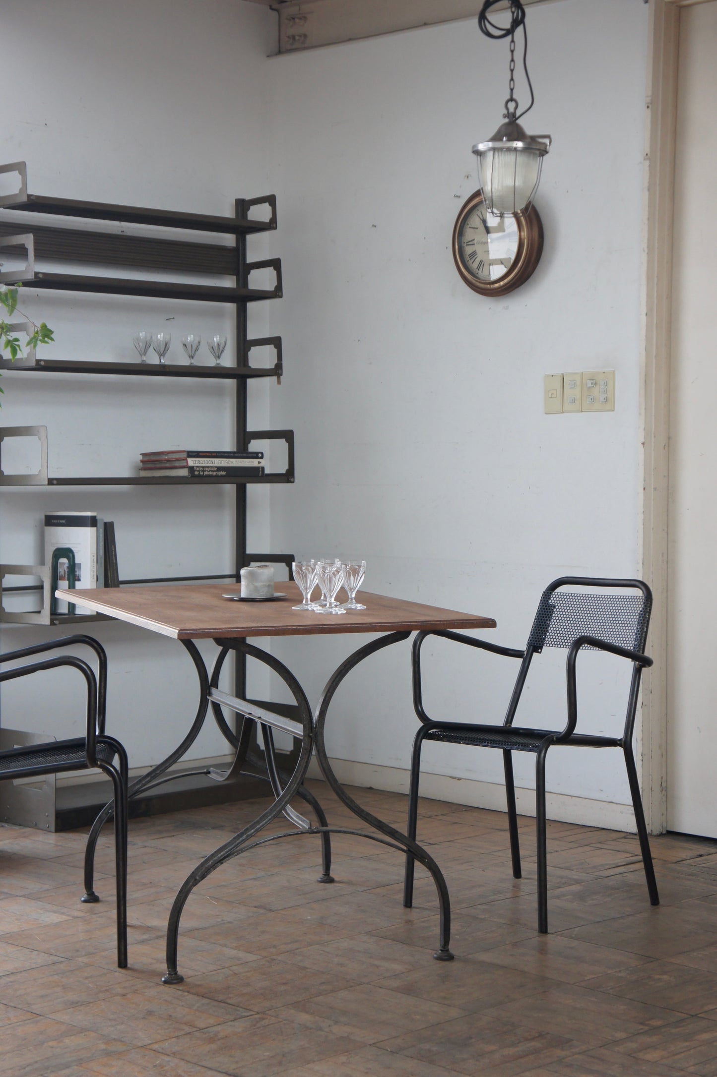 Metal Arm Chair / Set of 2