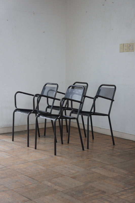Metal Arm Chair / Set of 4