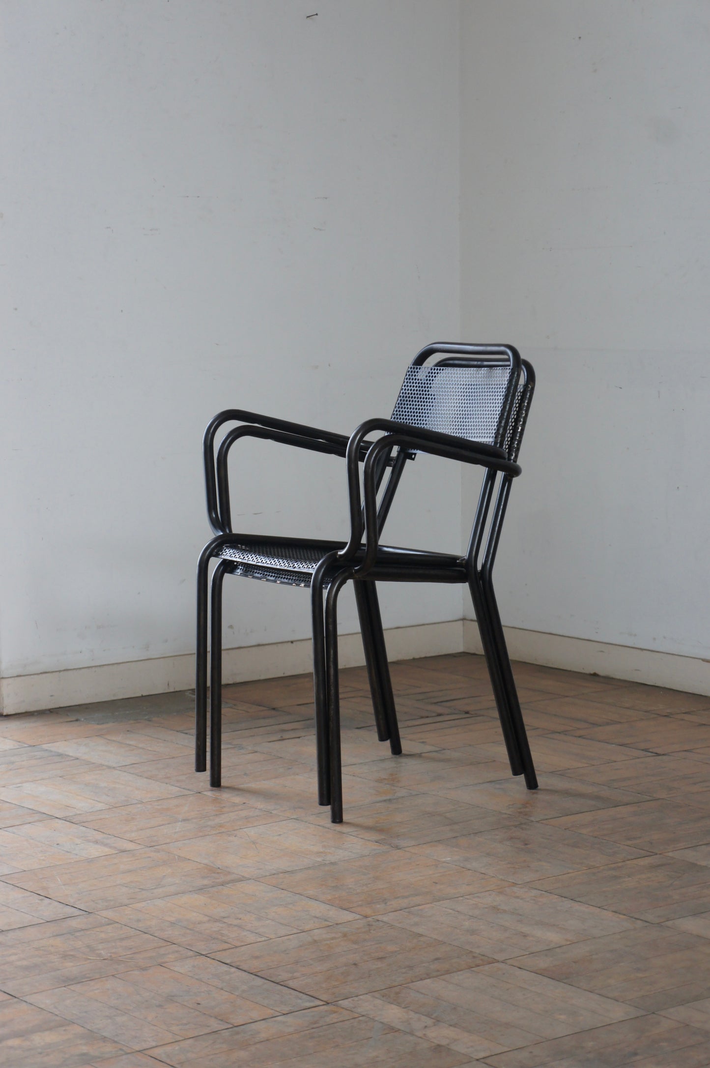 Metal Arm Chair / Set of 2