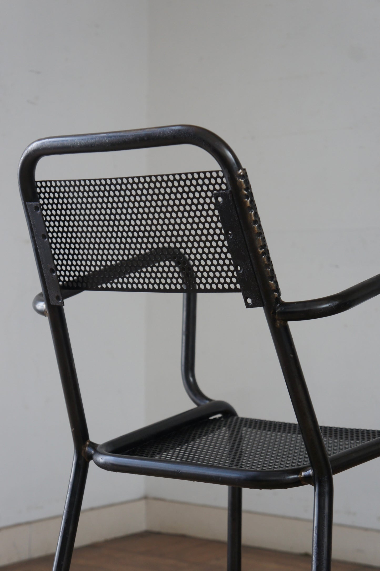 Metal Arm Chair / Set of 2