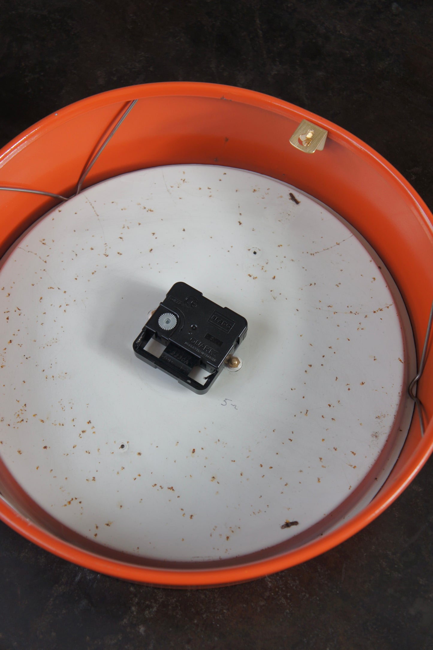 BRILLIÉ Wall clock / orangé