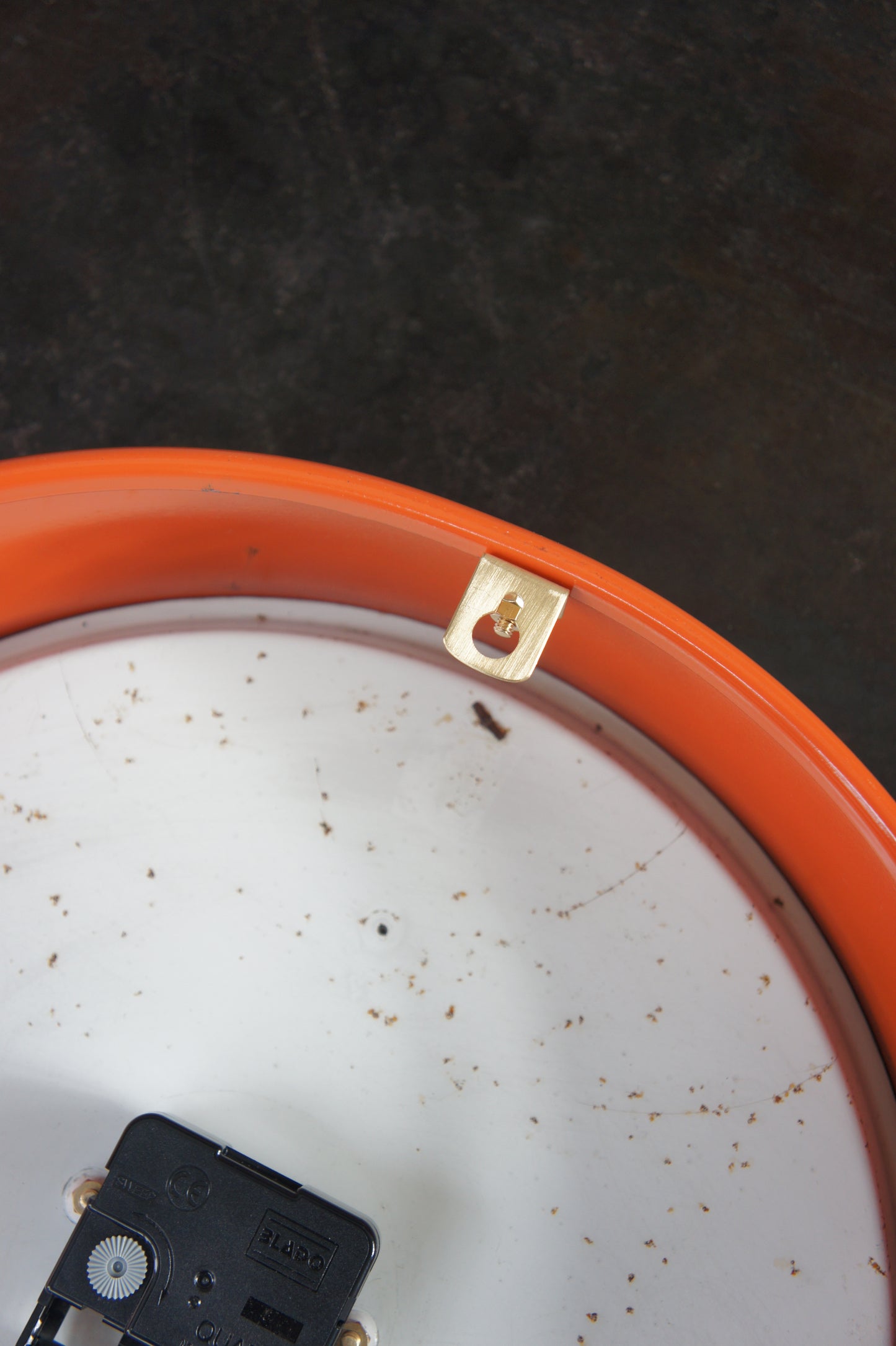 BRILLIÉ Wall clock / orangé