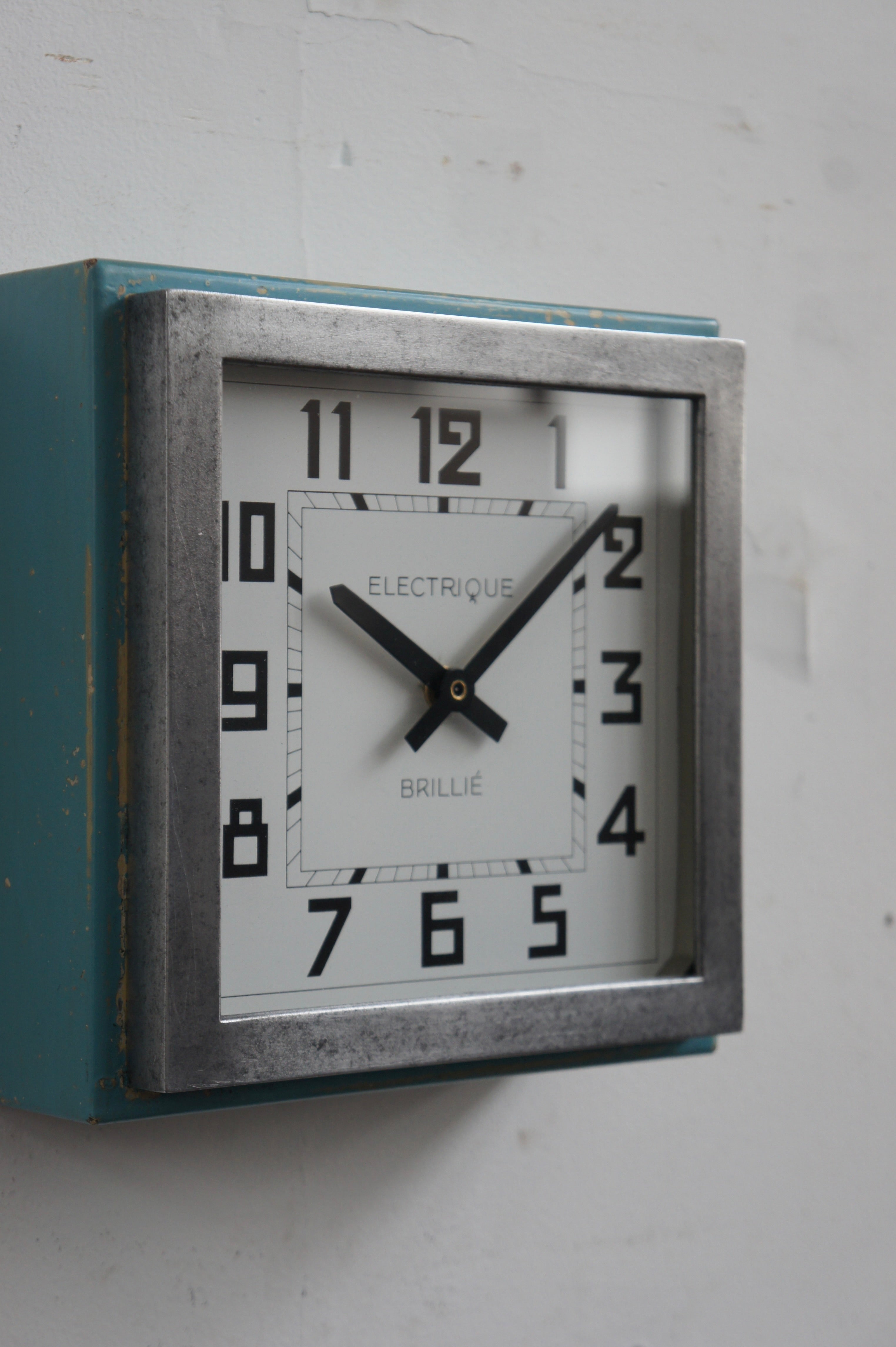 BRILLIÉ Wall Clock / carré turquoise – fertravail