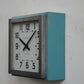 BRILLIÉ Wall Clock / carré turquoise