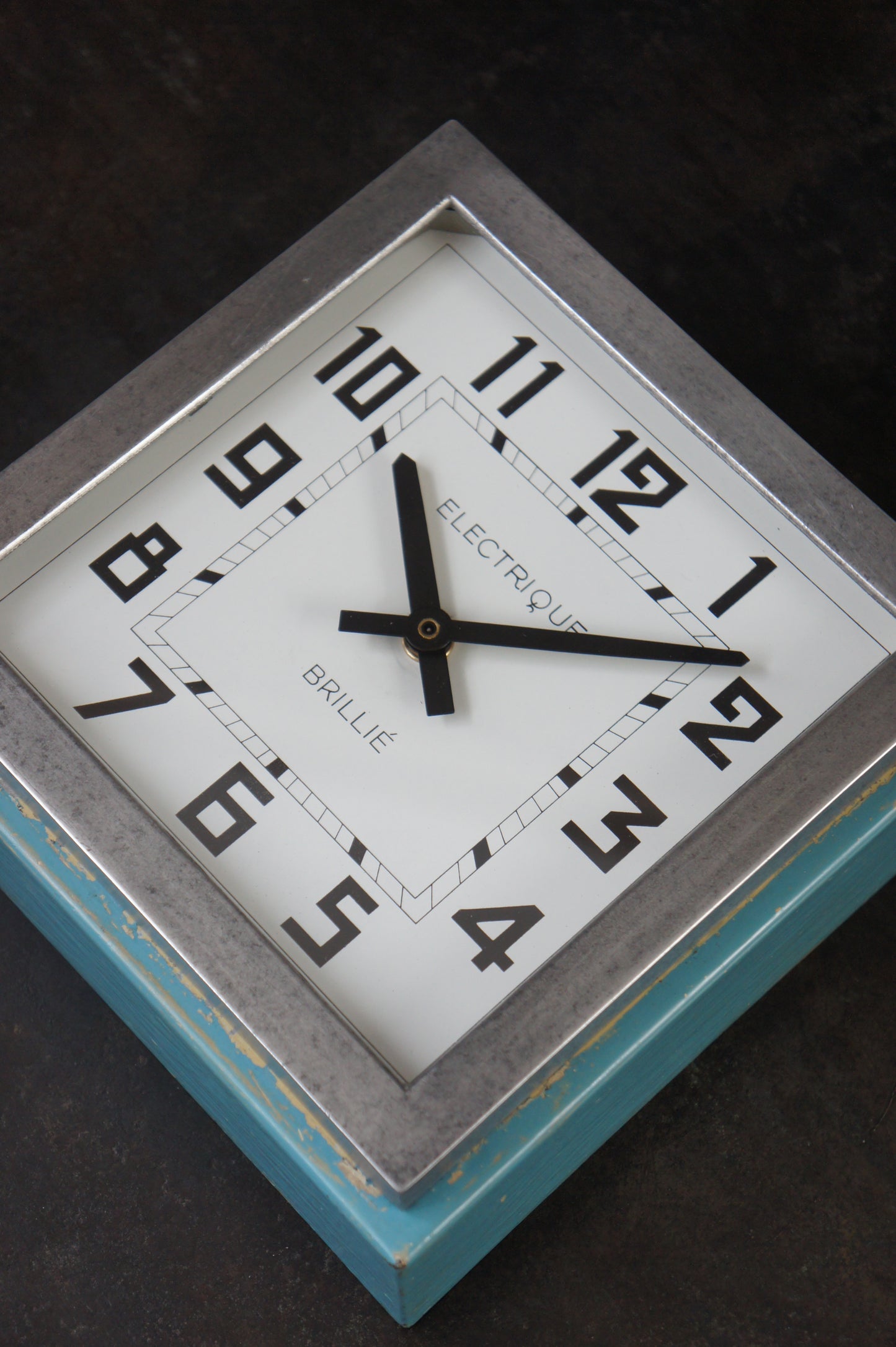 BRILLIÉ Wall Clock / carré turquoise