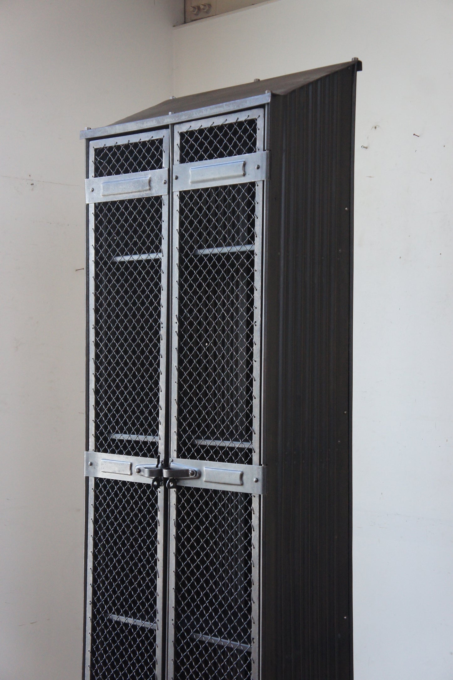 STRAFOR Industrial cabinet / Wire mesh door