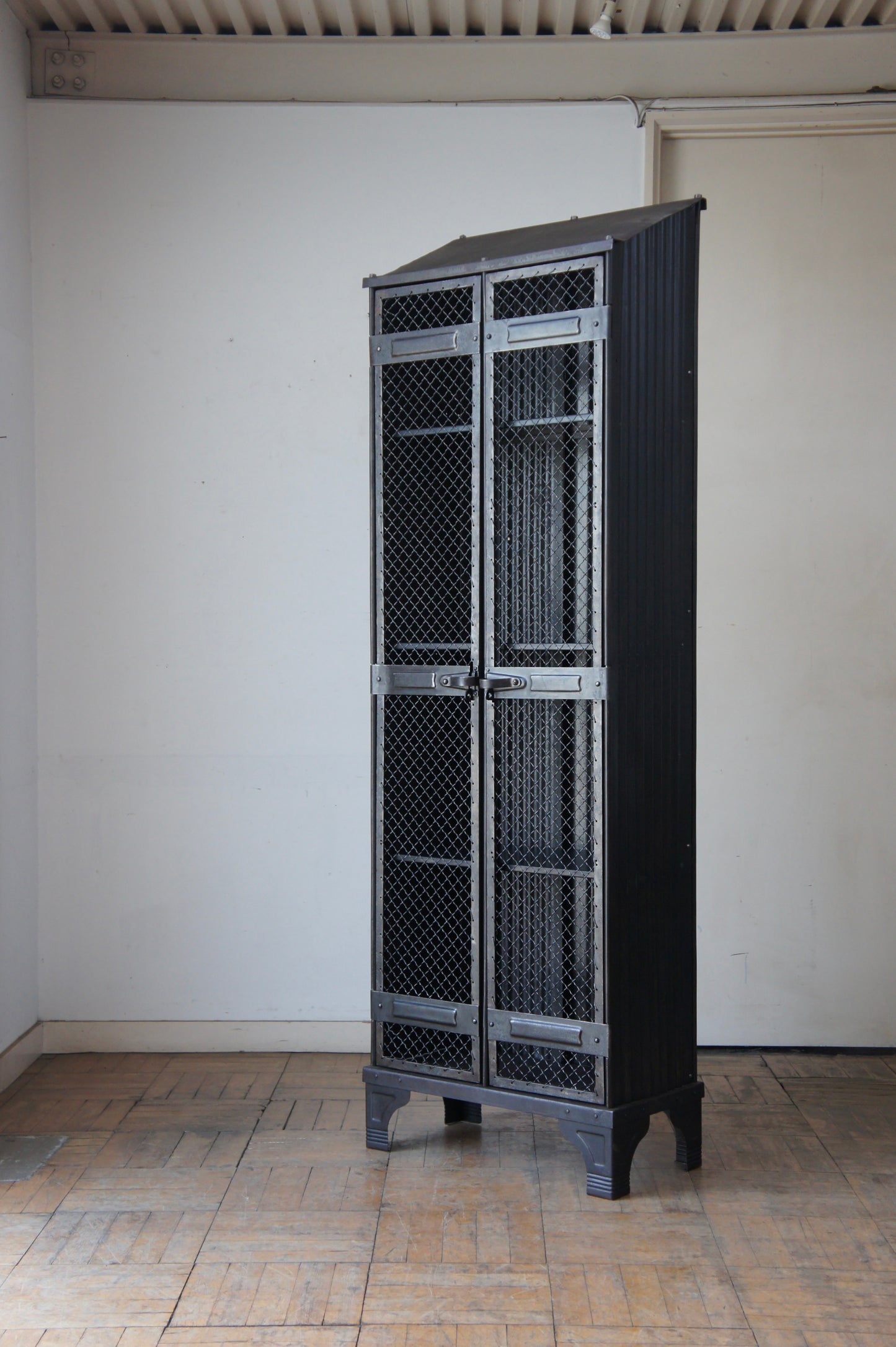 STRAFOR Industrial cabinet / Wire mesh door