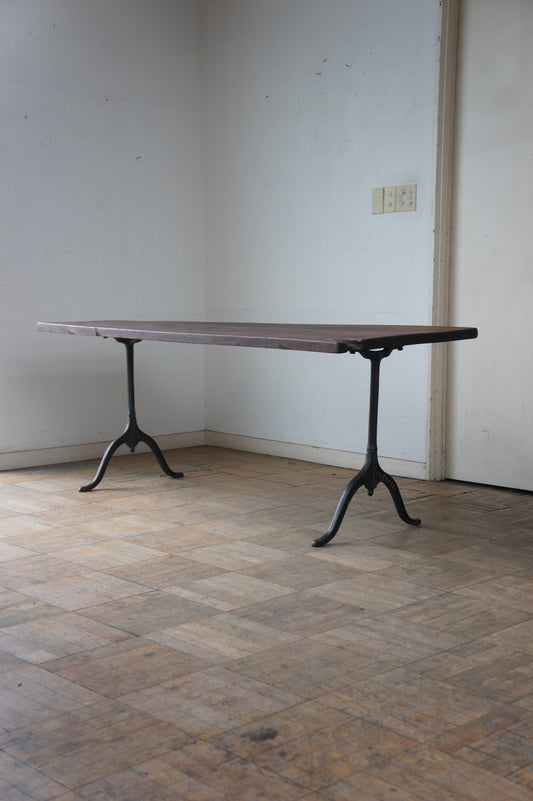 BAUMANN Iron leg table
