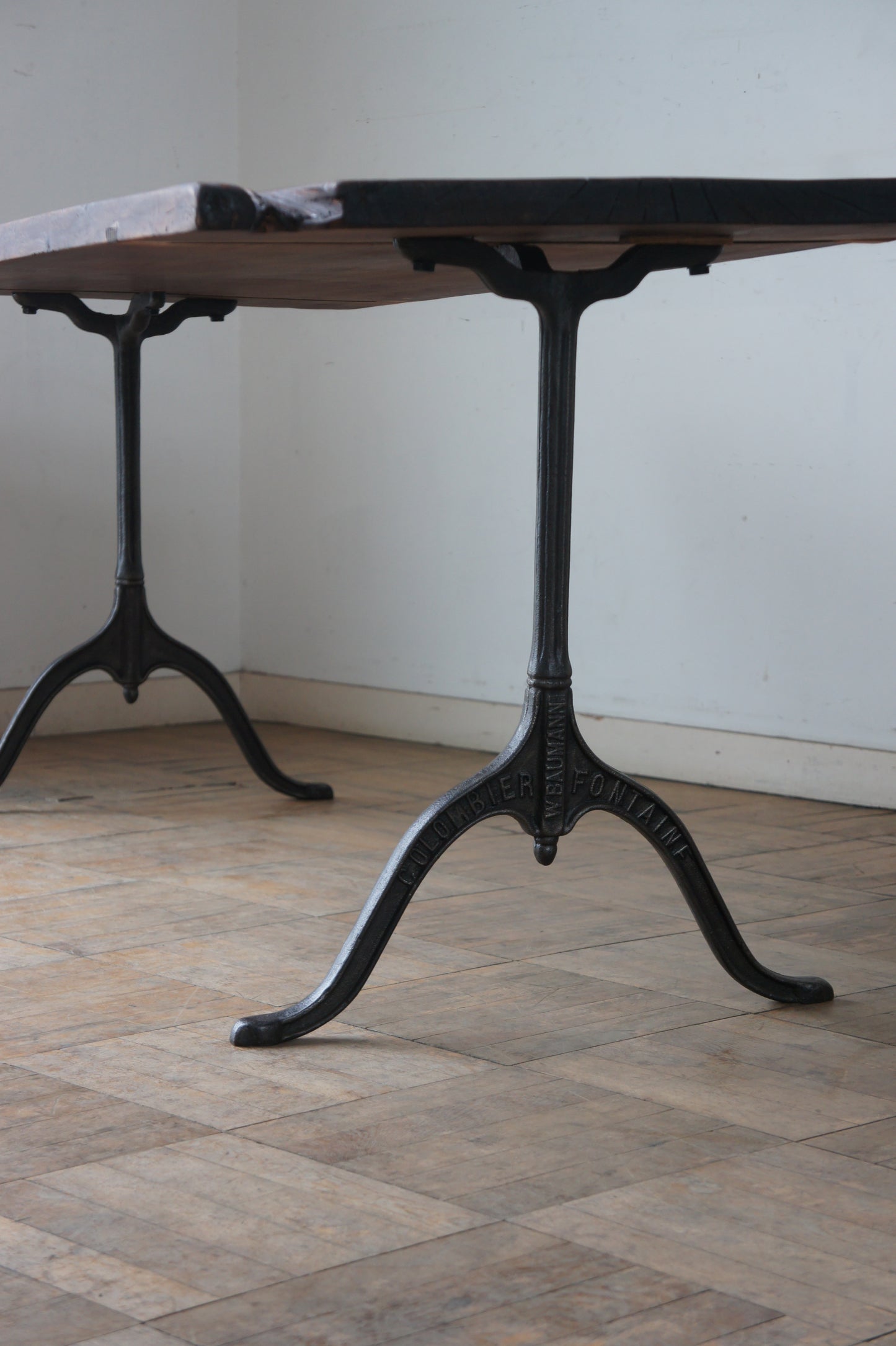 BAUMANN Iron leg table