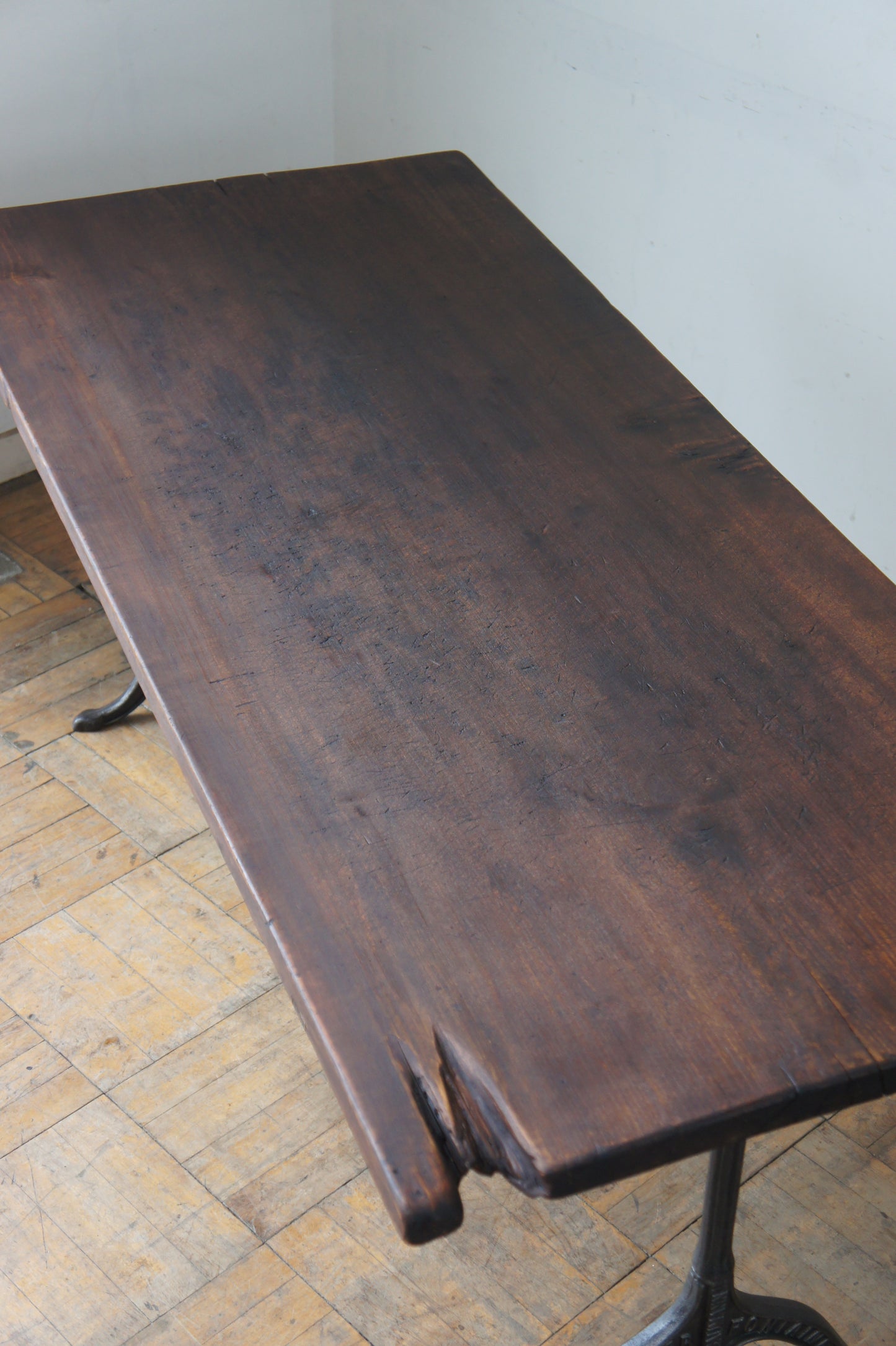 BAUMANN Iron leg table