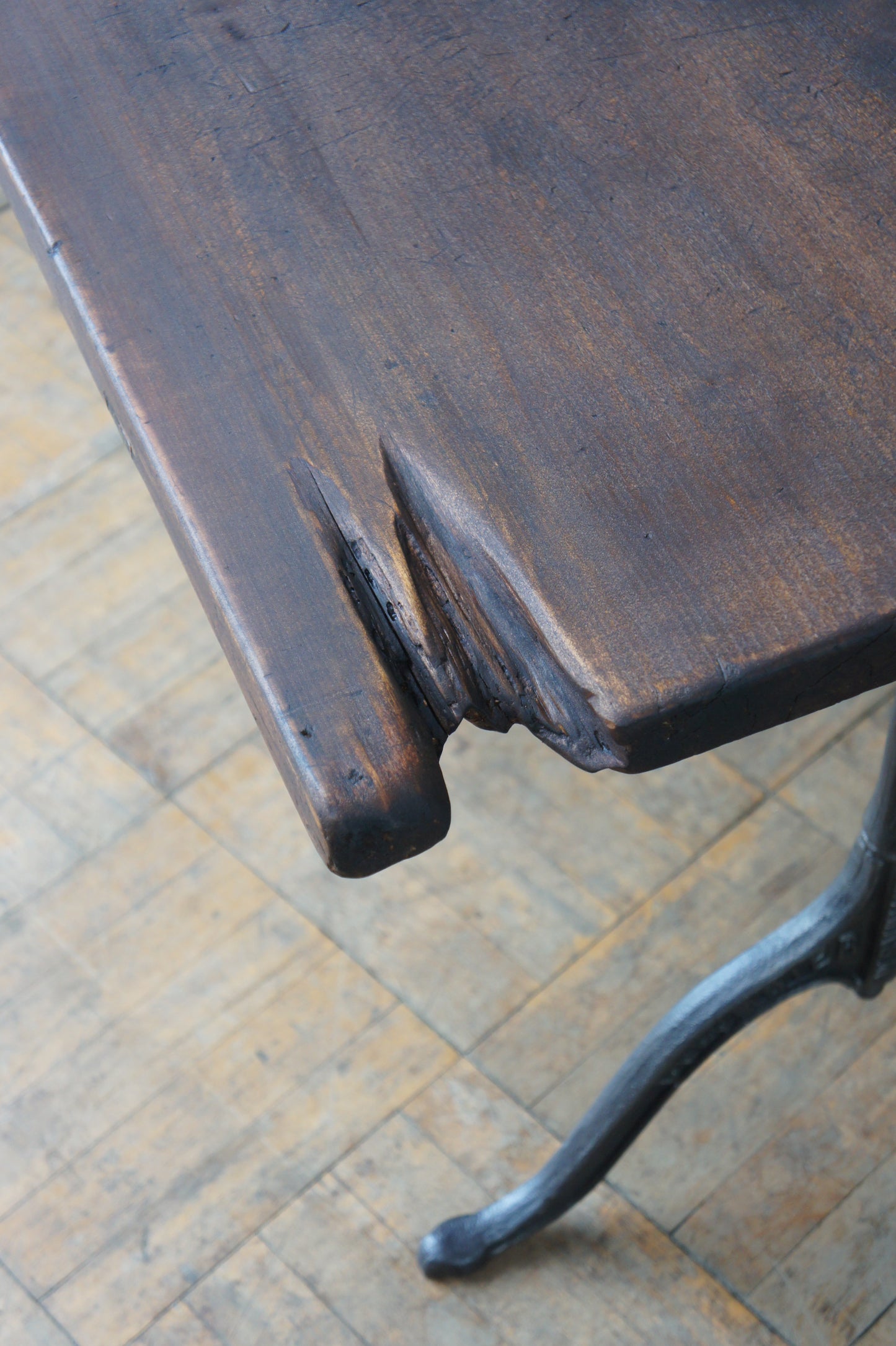 BAUMANN Iron leg table