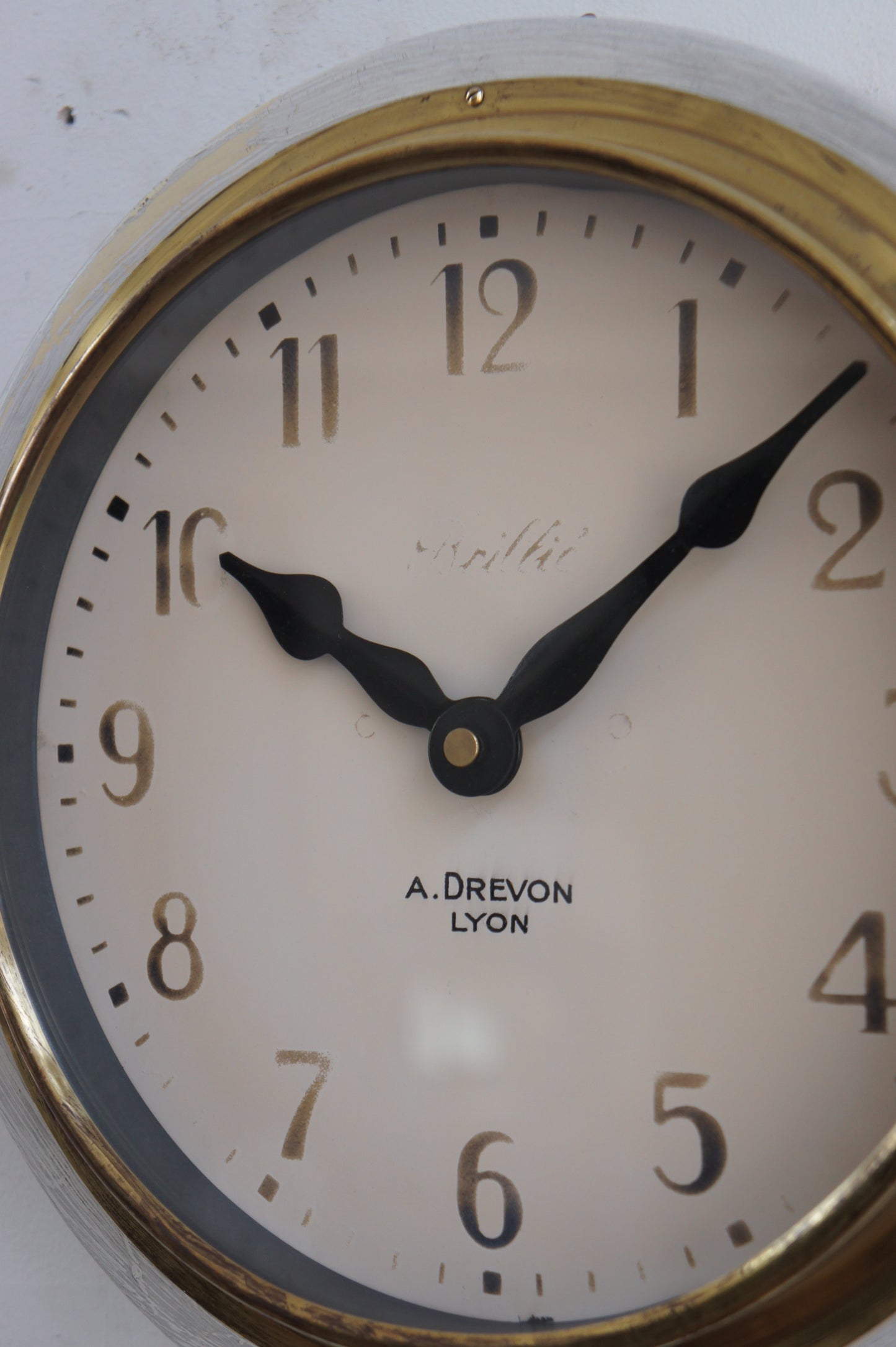 BRILLIÉ Wall Clock / blanc