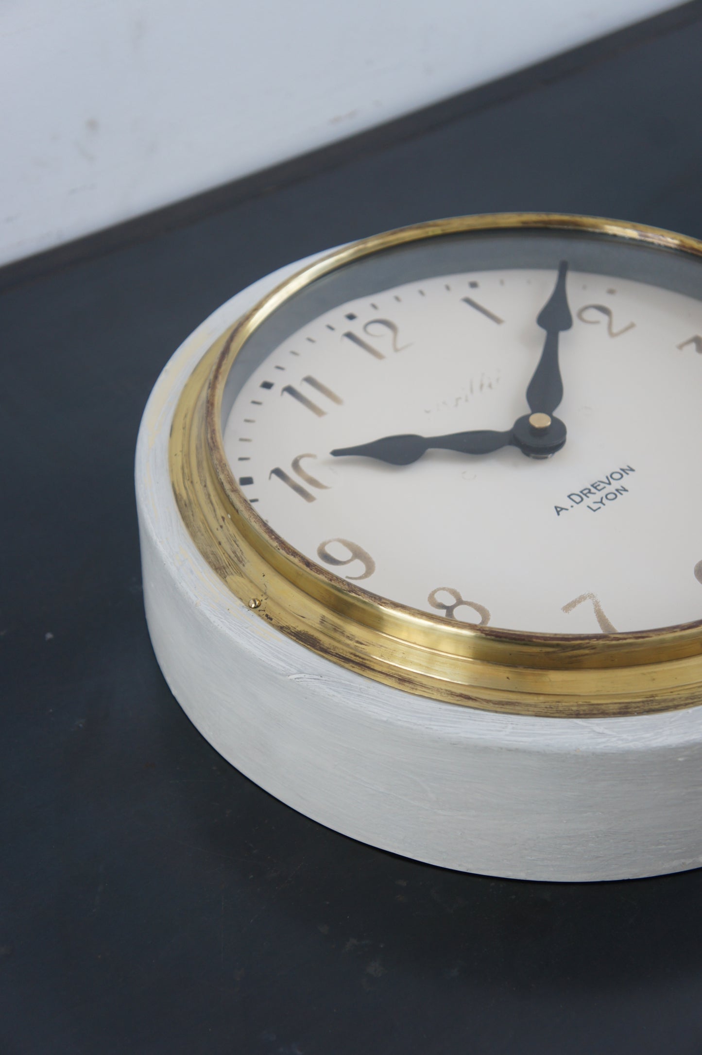 BRILLIÉ Wall Clock / blanc