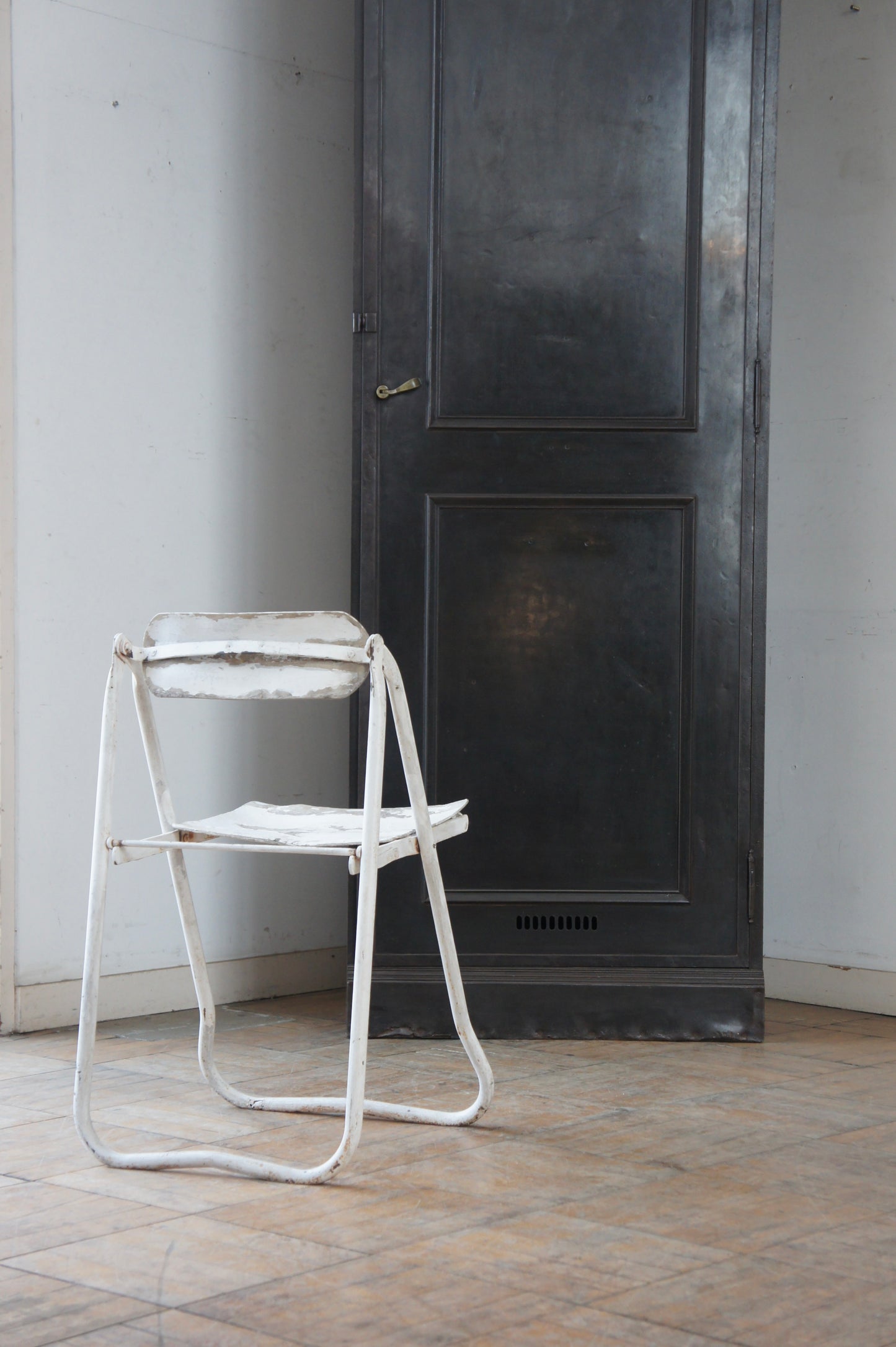 Bienaise Folding Chair / 1st Model