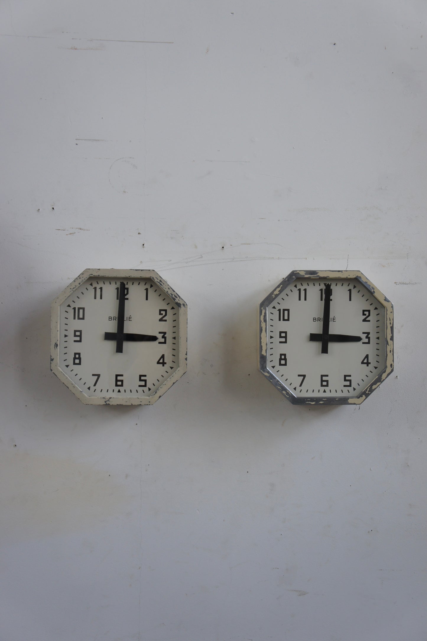 BRILLIÉ Wall Clock / octogone light ivory