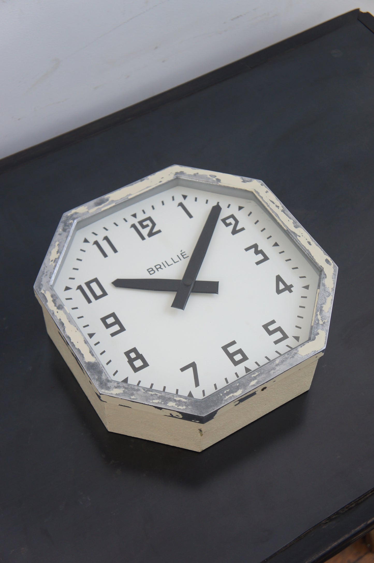 BRILLIÉ Wall Clock / octogone ivory