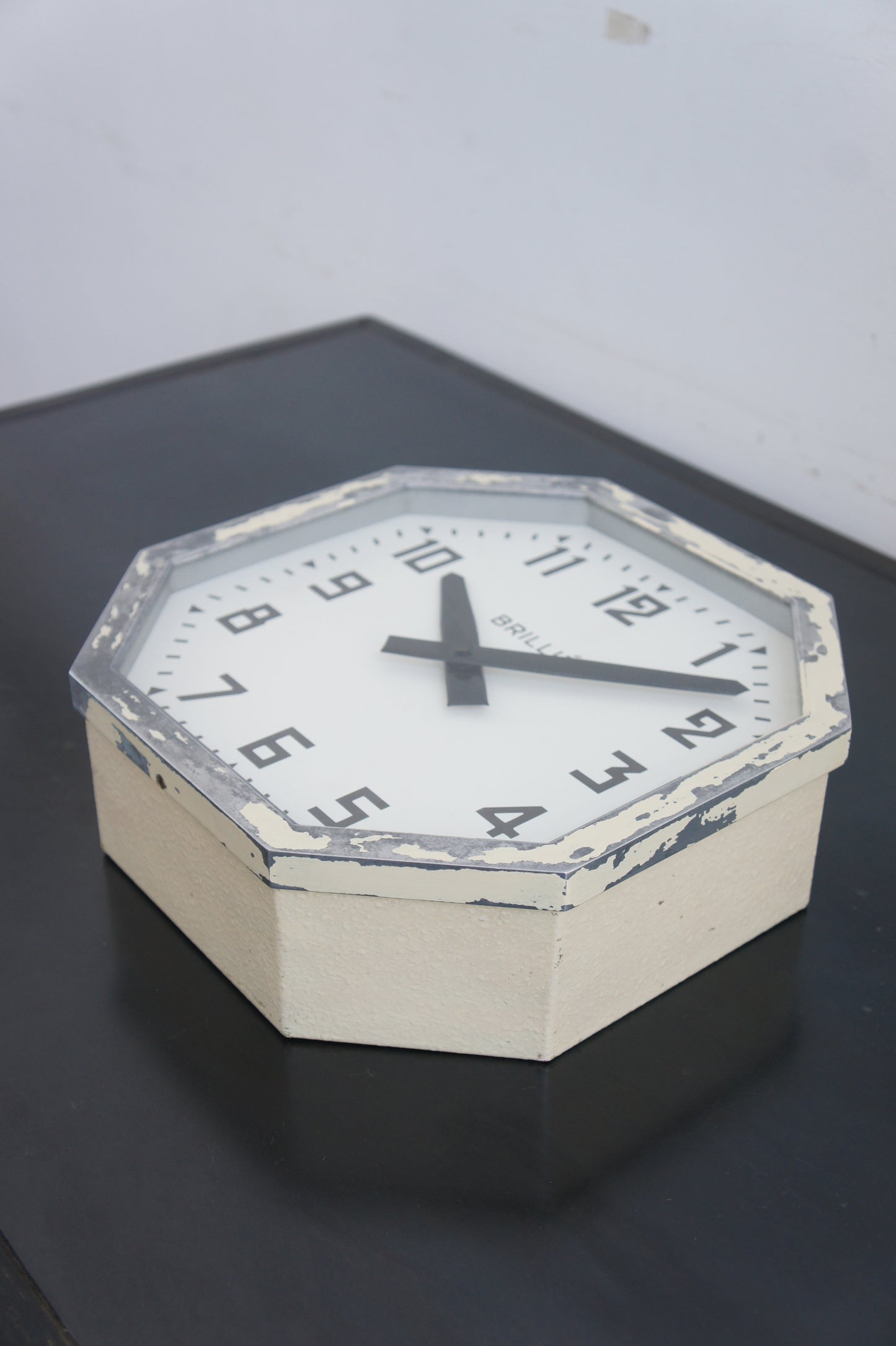 BRILLIÉ Wall Clock / octogone ivory