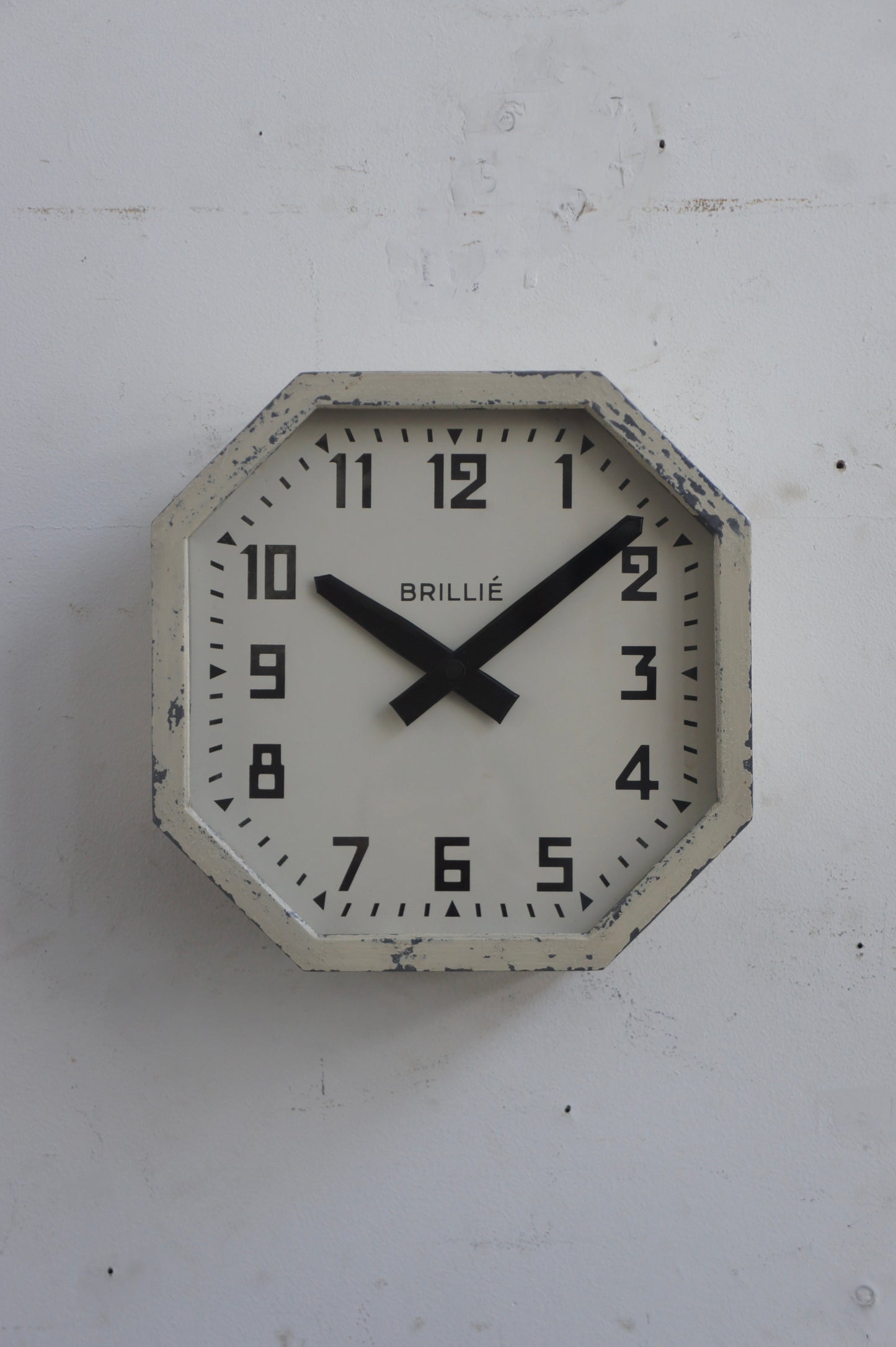 BRILLIÉ Wall Clock / octogone light ivory