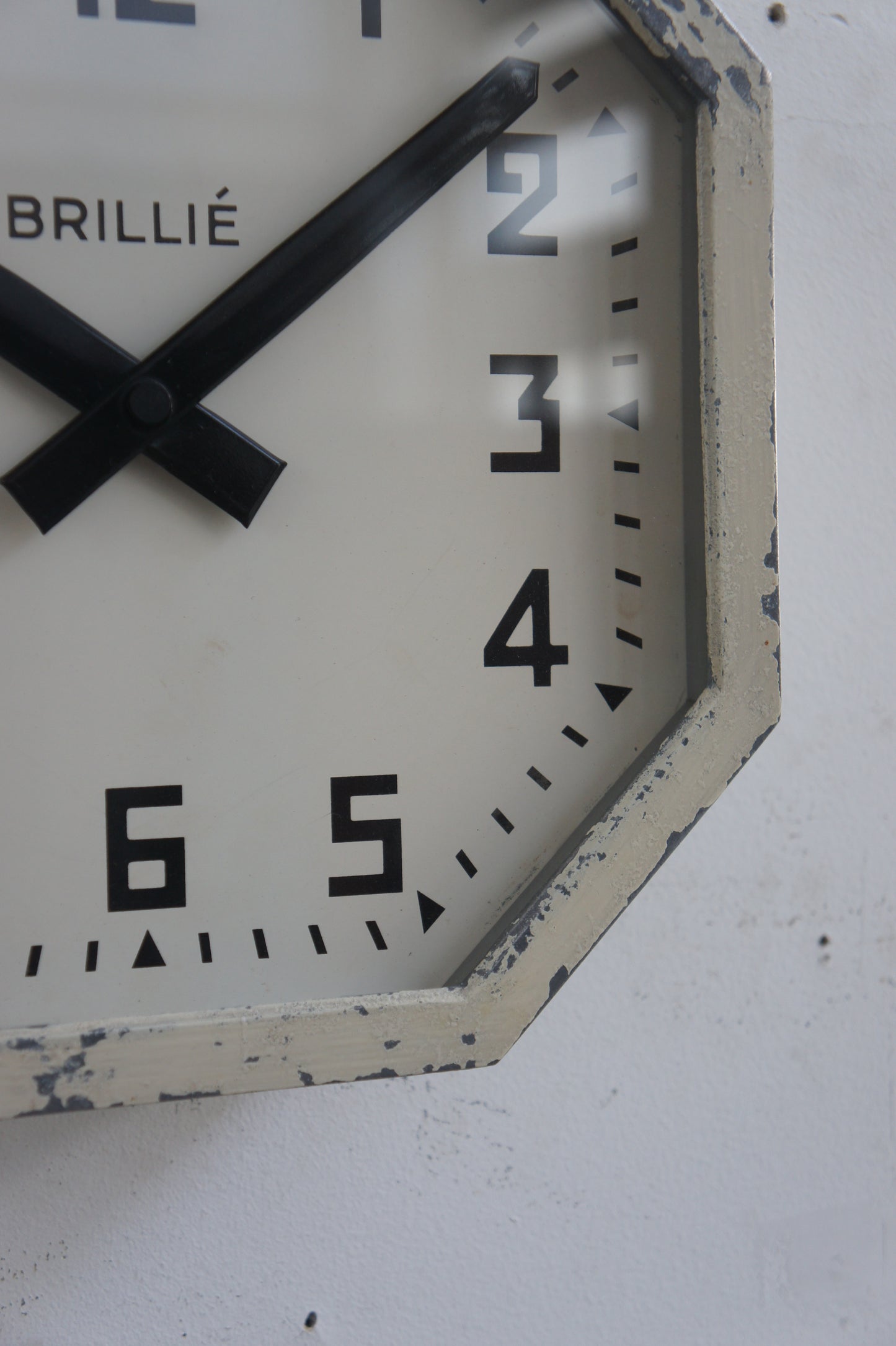 BRILLIÉ Wall Clock / octogone light ivory
