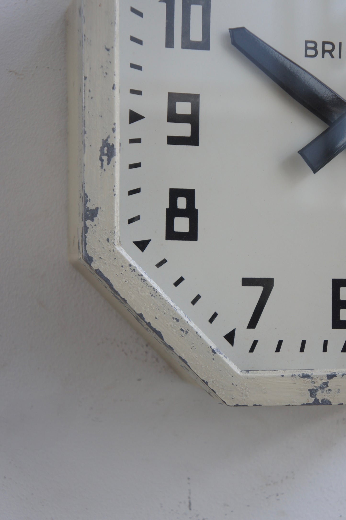 BRILLIÉ Wall Clock / octogone light ivory