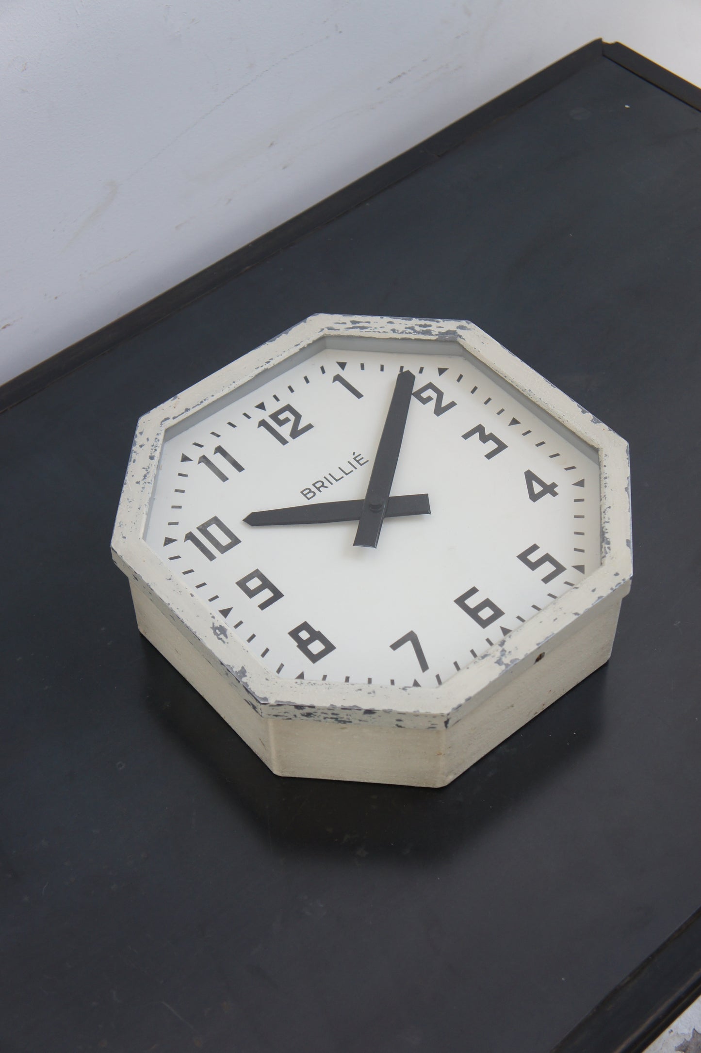 BRILLIÉ Wall Clock / octogone light ivory