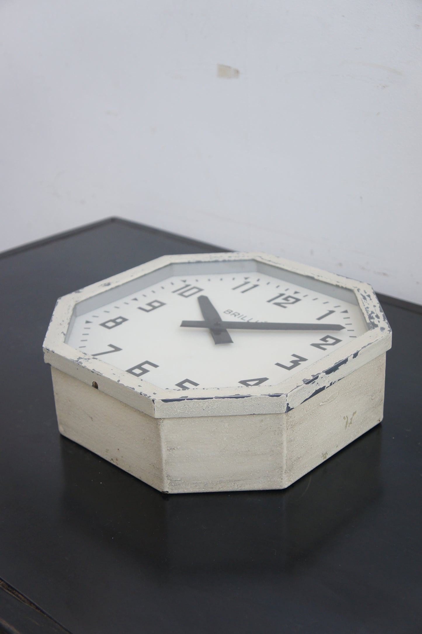 BRILLIÉ Wall Clock / octogone light ivory