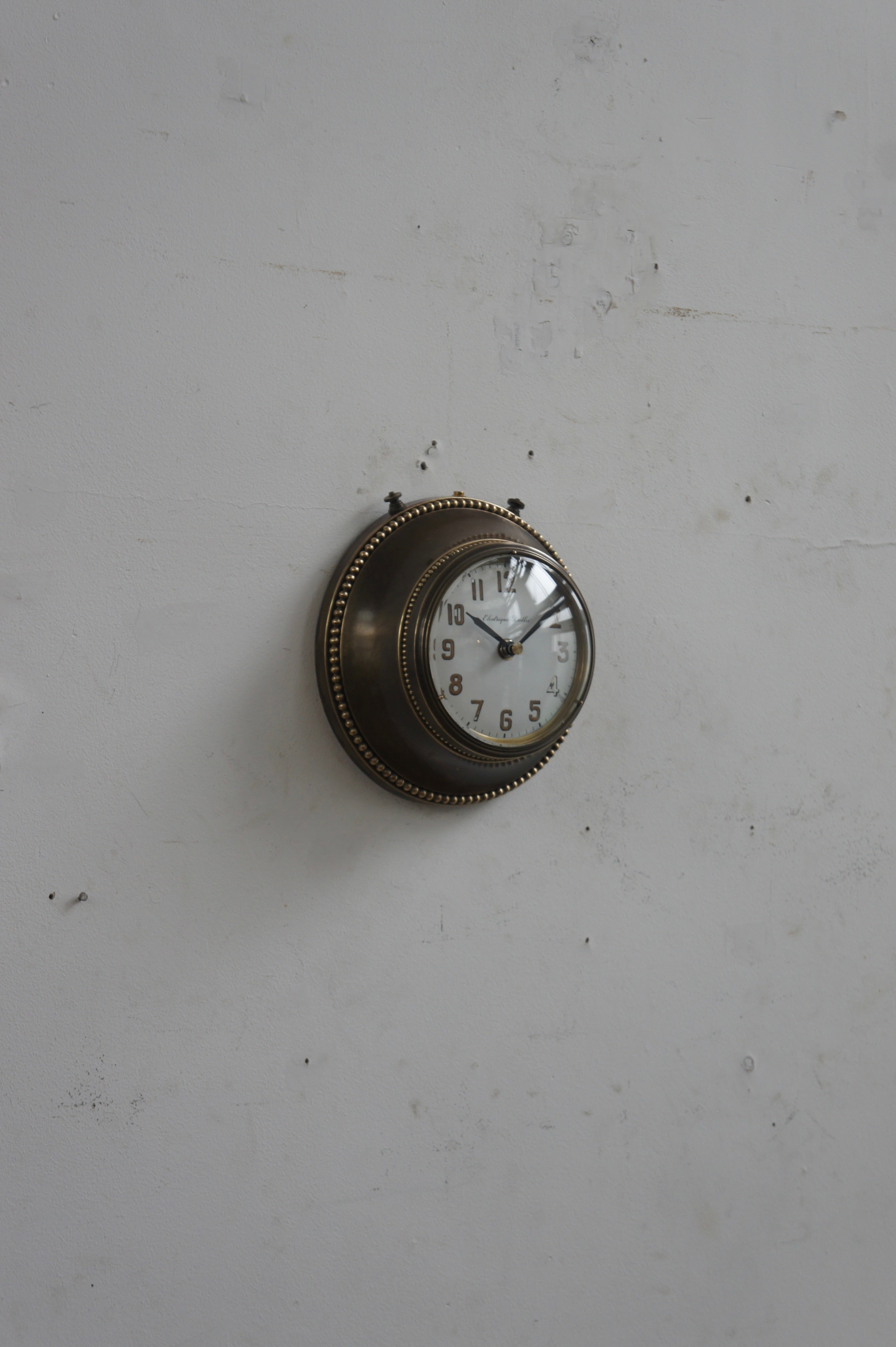 BRILLIÉ Wall Clock / carré noir – fertravail
