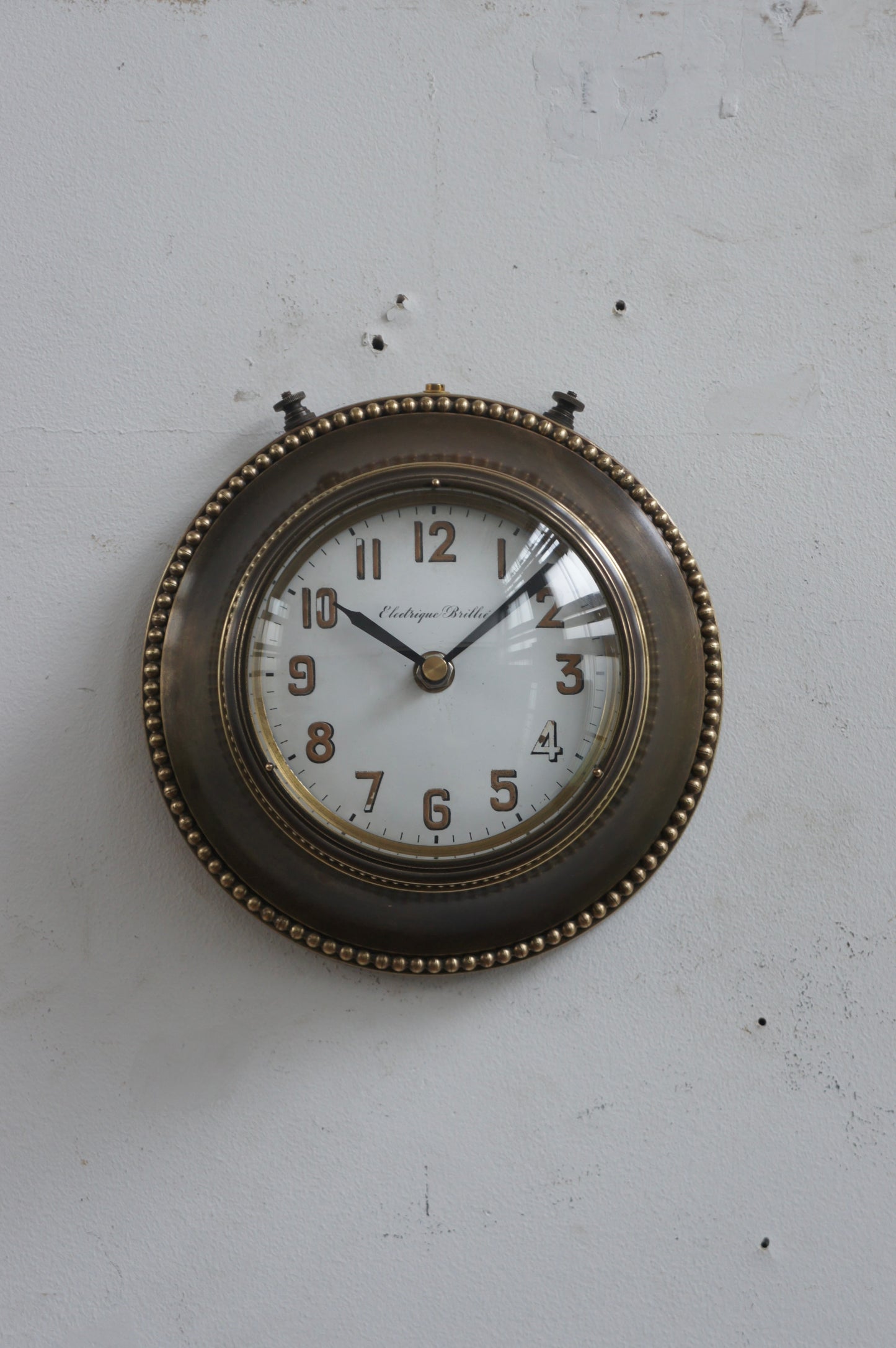 BRILLIÉ Wall Clock / Laiton patiné