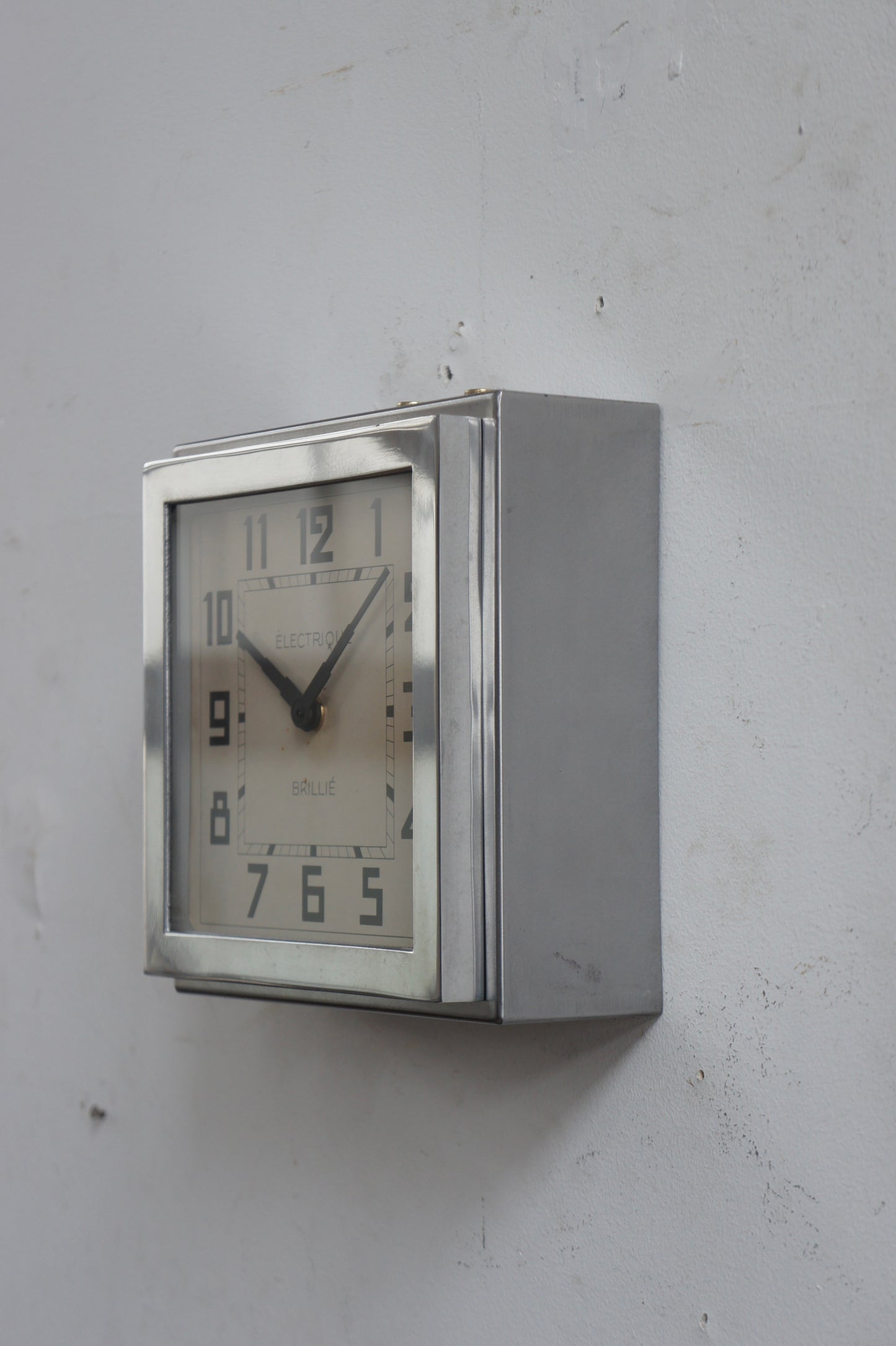 BRILLIÉ Wall Clock / carré métal poli