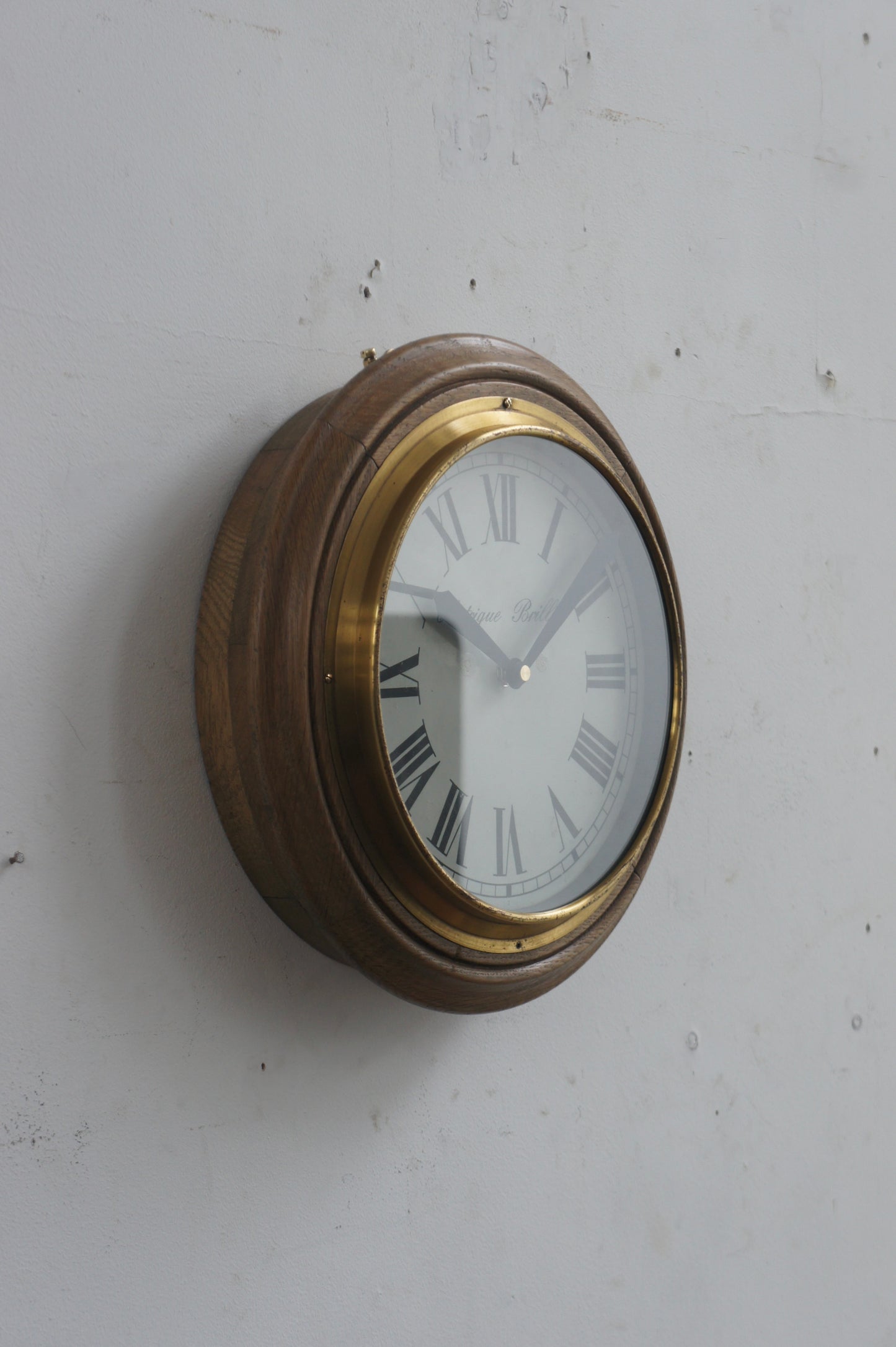 BRILLIÉ Wall Clock / Chêne