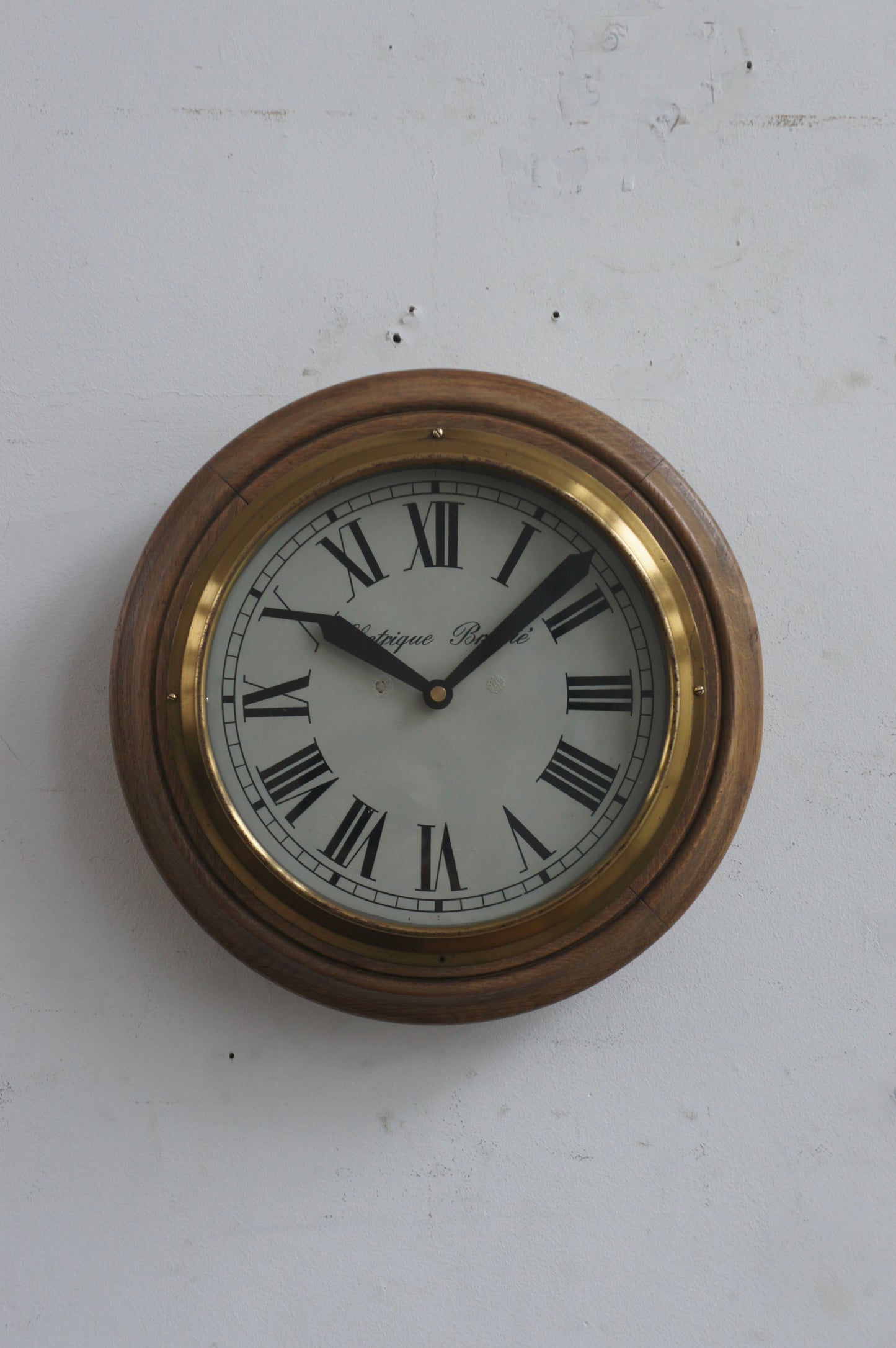 BRILLIÉ Wall Clock / Chêne