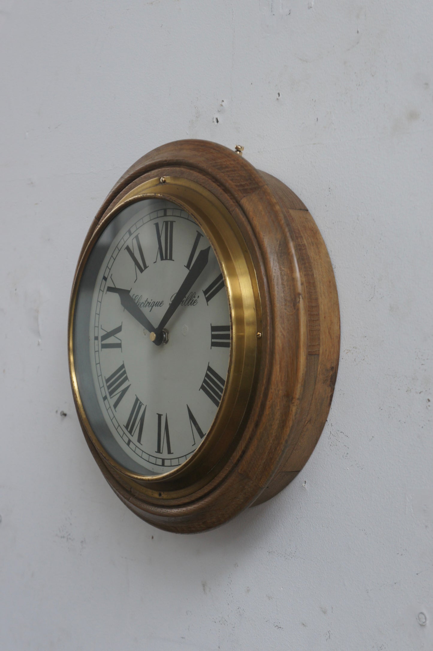 BRILLIÉ Wall Clock / Chêne