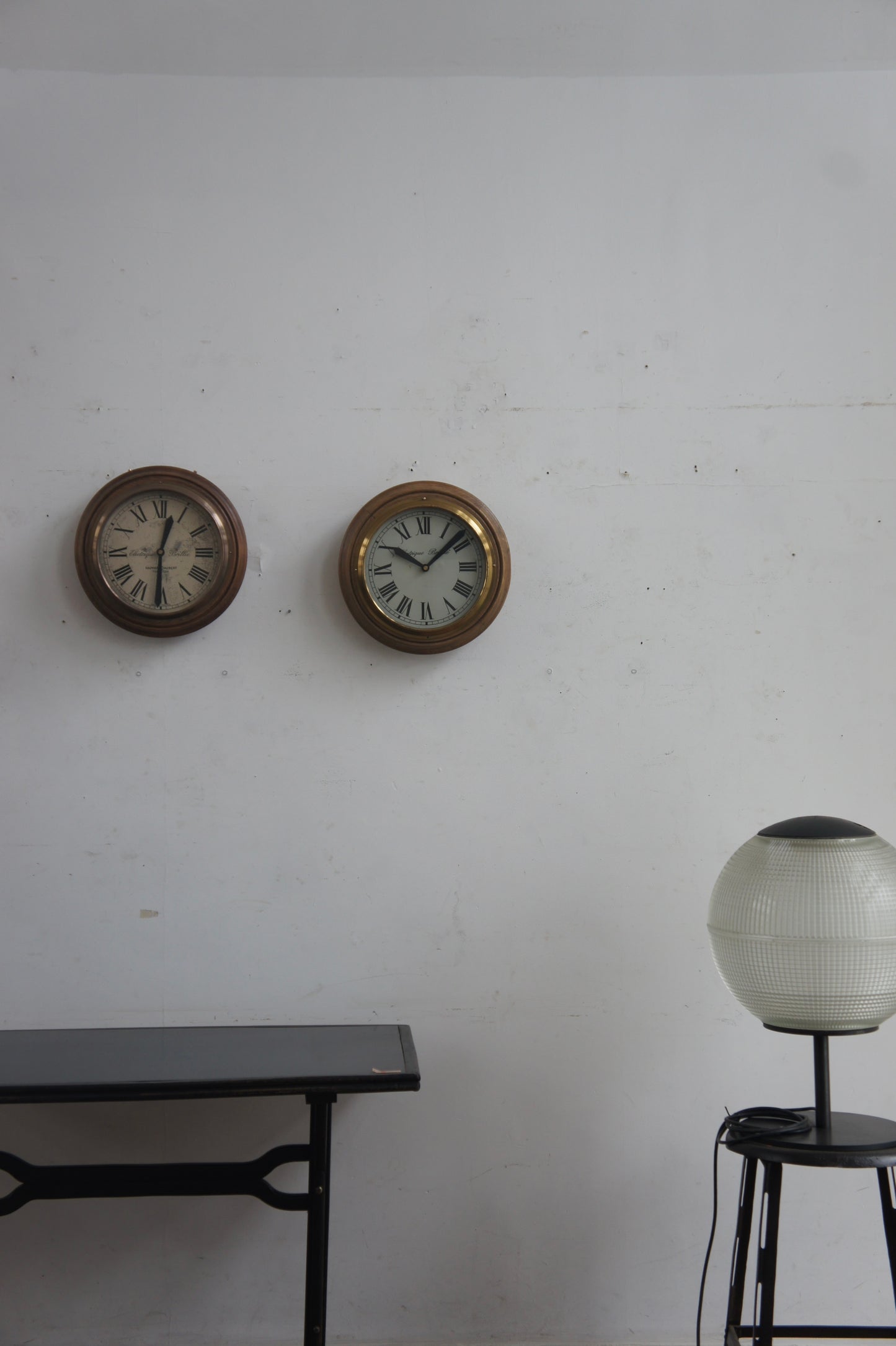 BRILLIÉ Wall Clock / Chêne