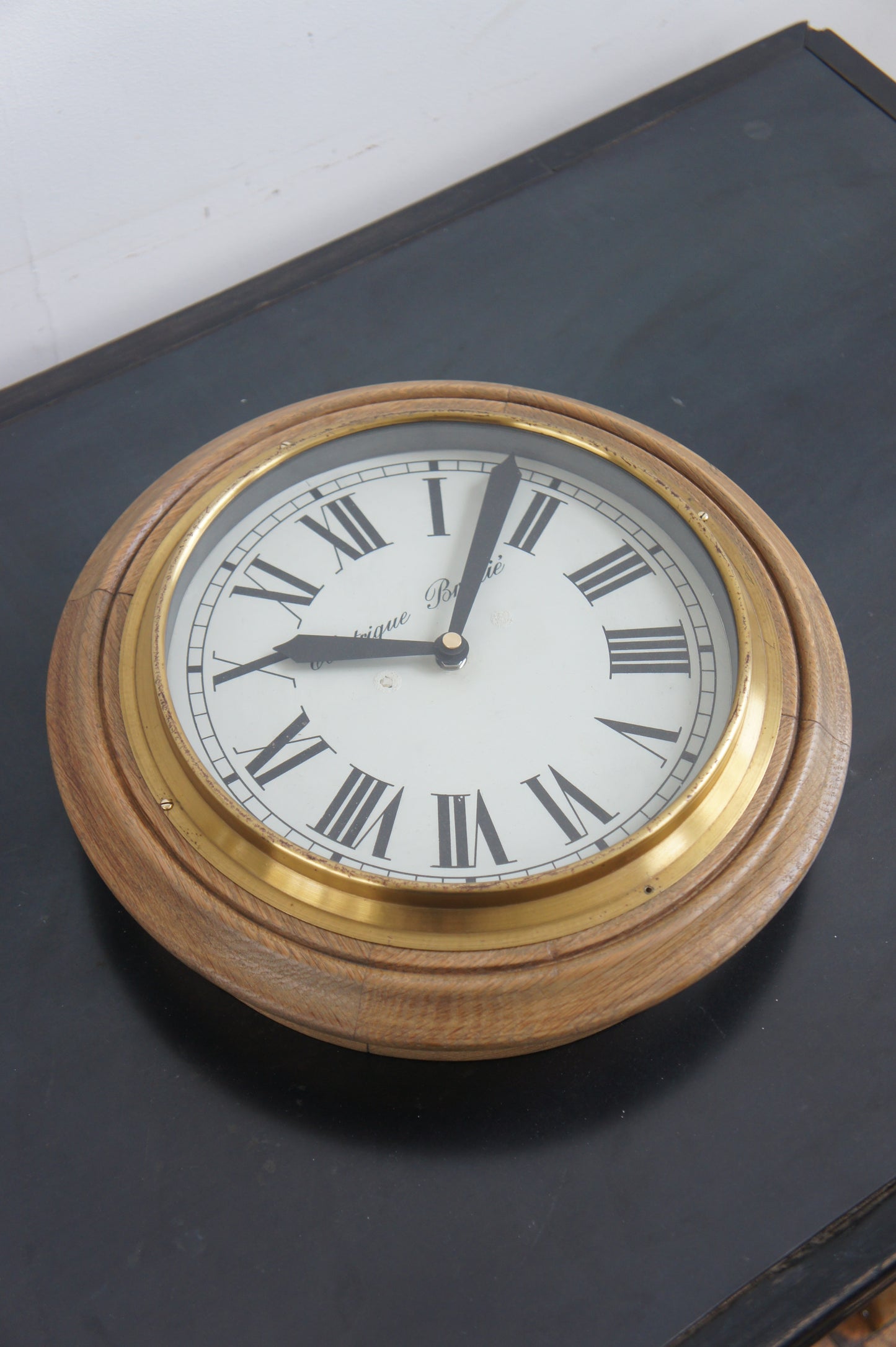 BRILLIÉ Wall Clock / Chêne