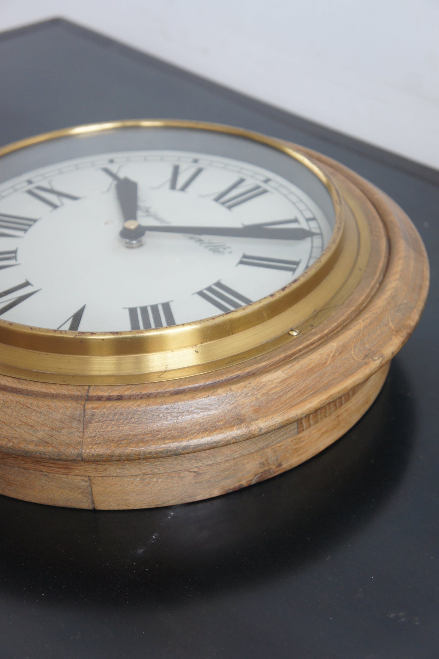 BRILLIÉ Wall Clock / Chêne