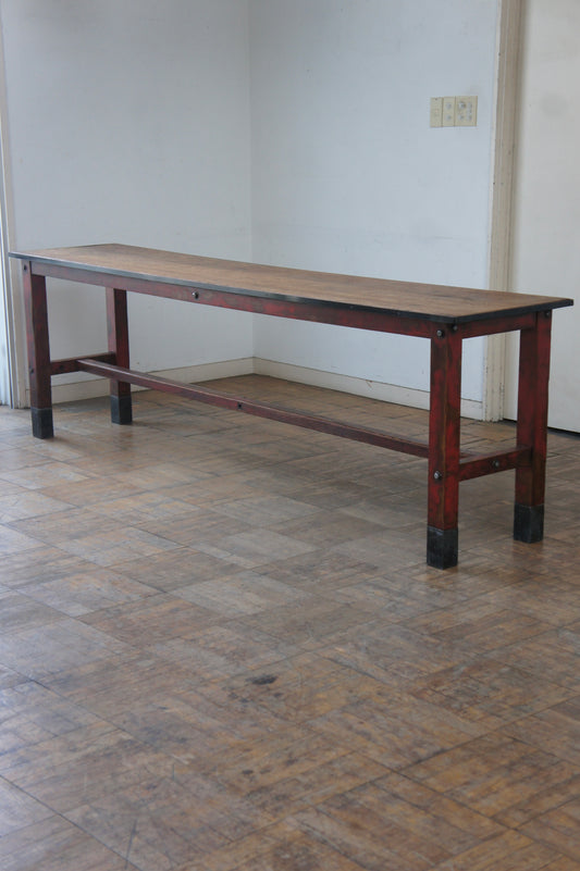 Wooden table / rouge 2450
