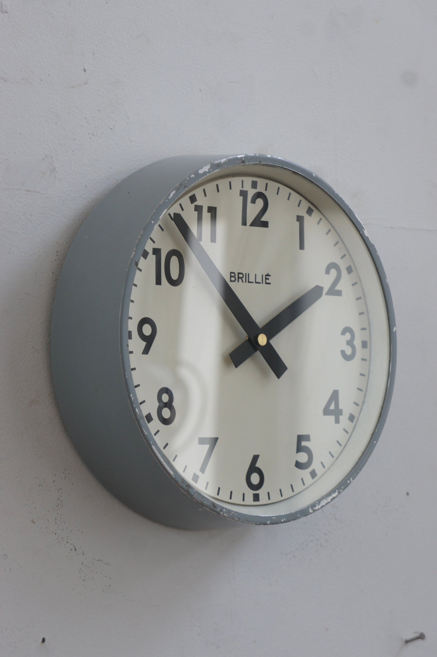 BRILLIÉ Wall clock / gris B