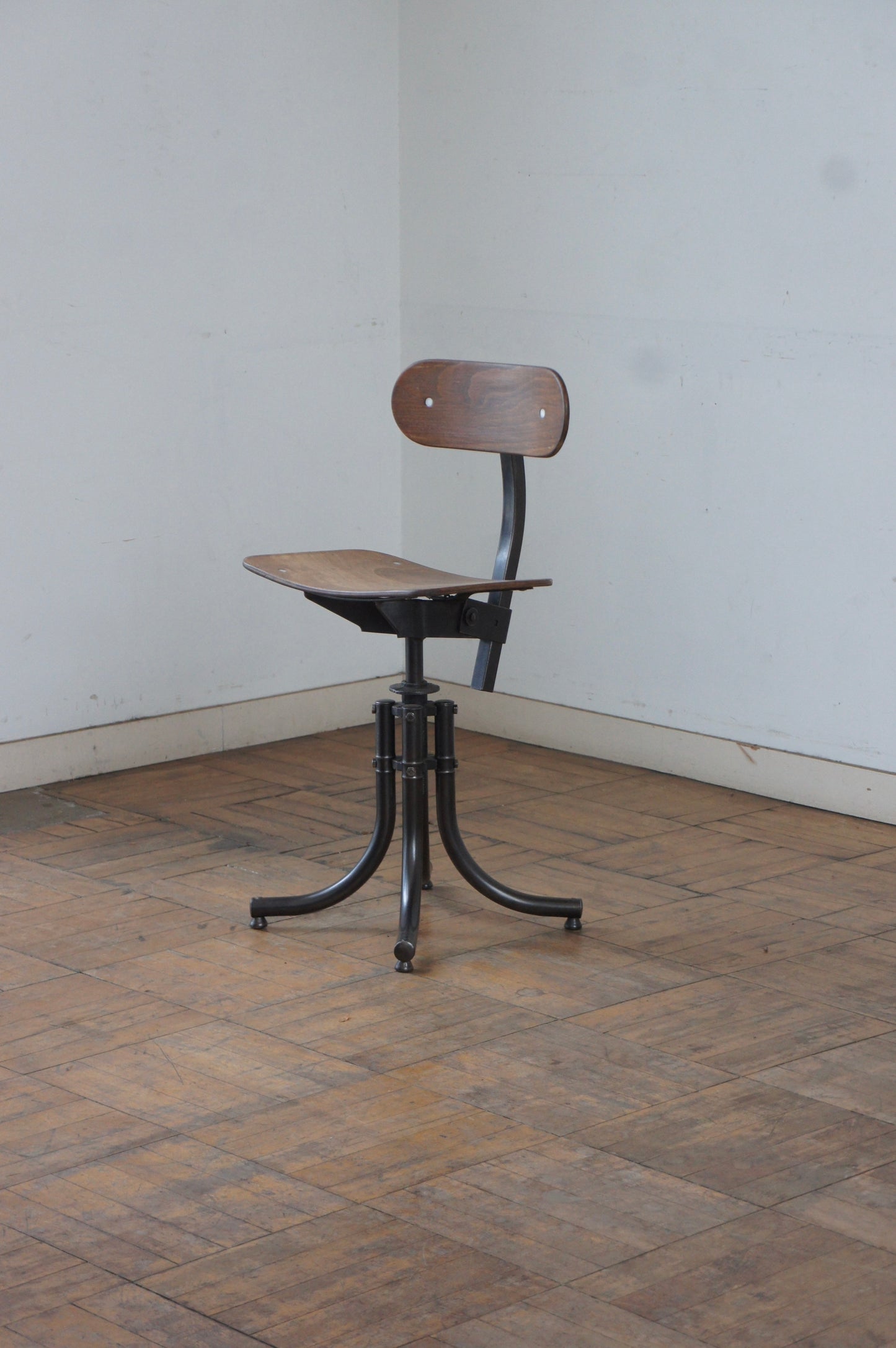 BIENAISE Chair N°232 / iron black