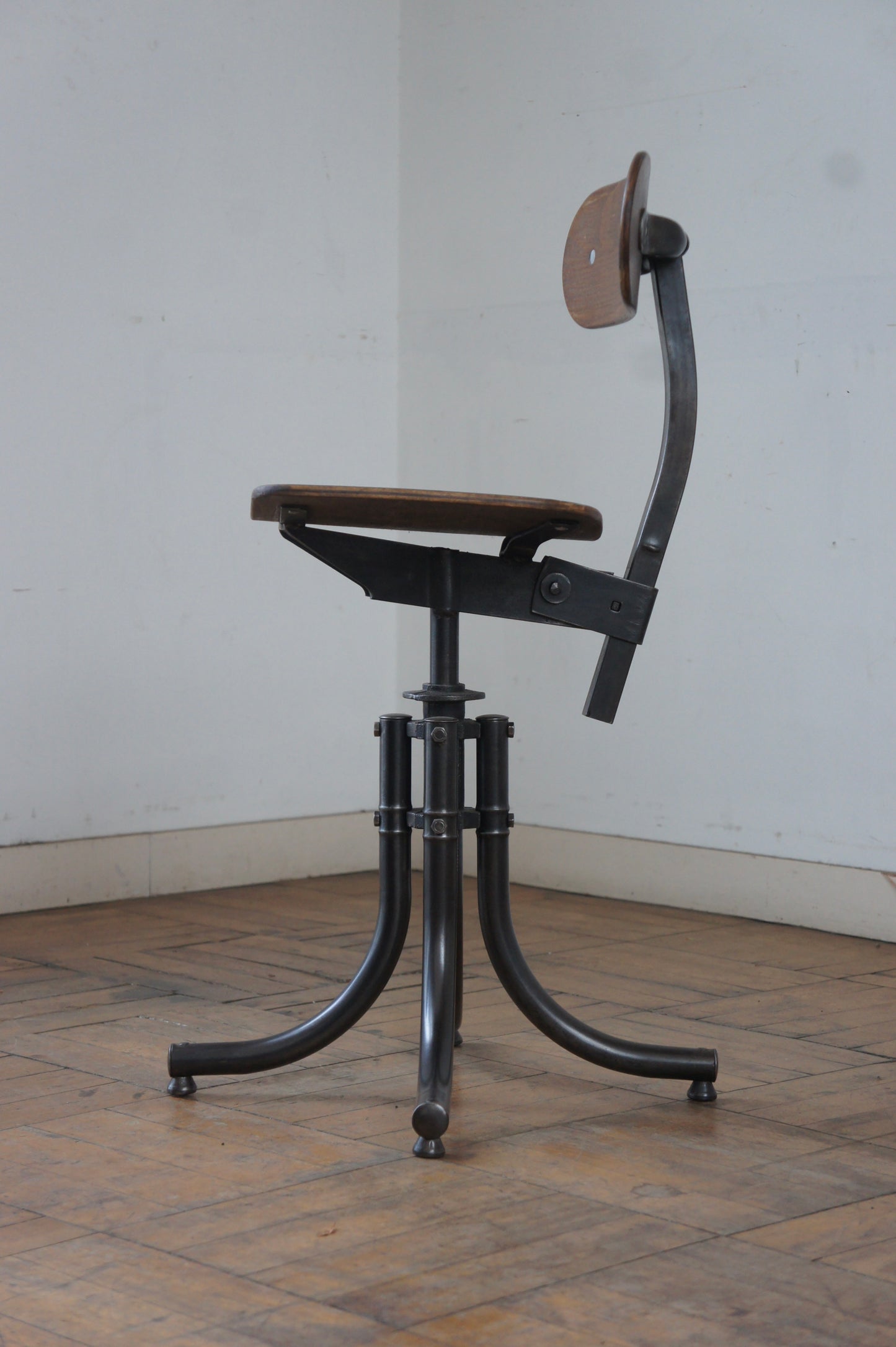 BIENAISE Chair N°232 / iron black