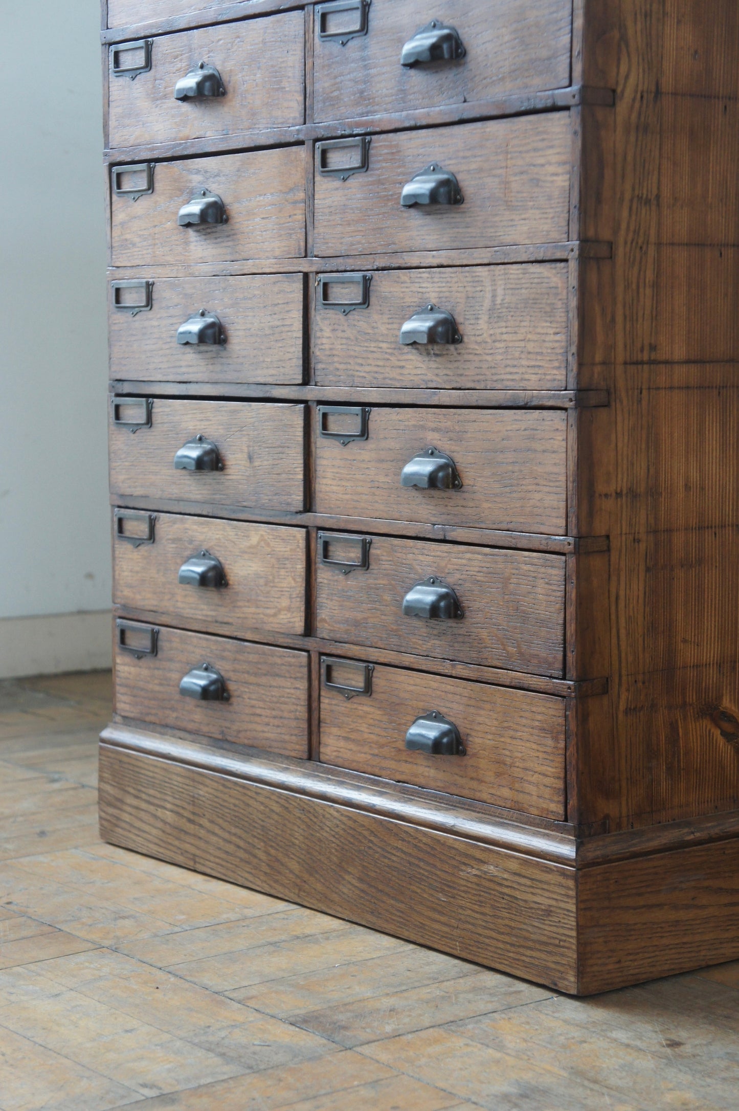 Wooden drawers cabinet 2x9