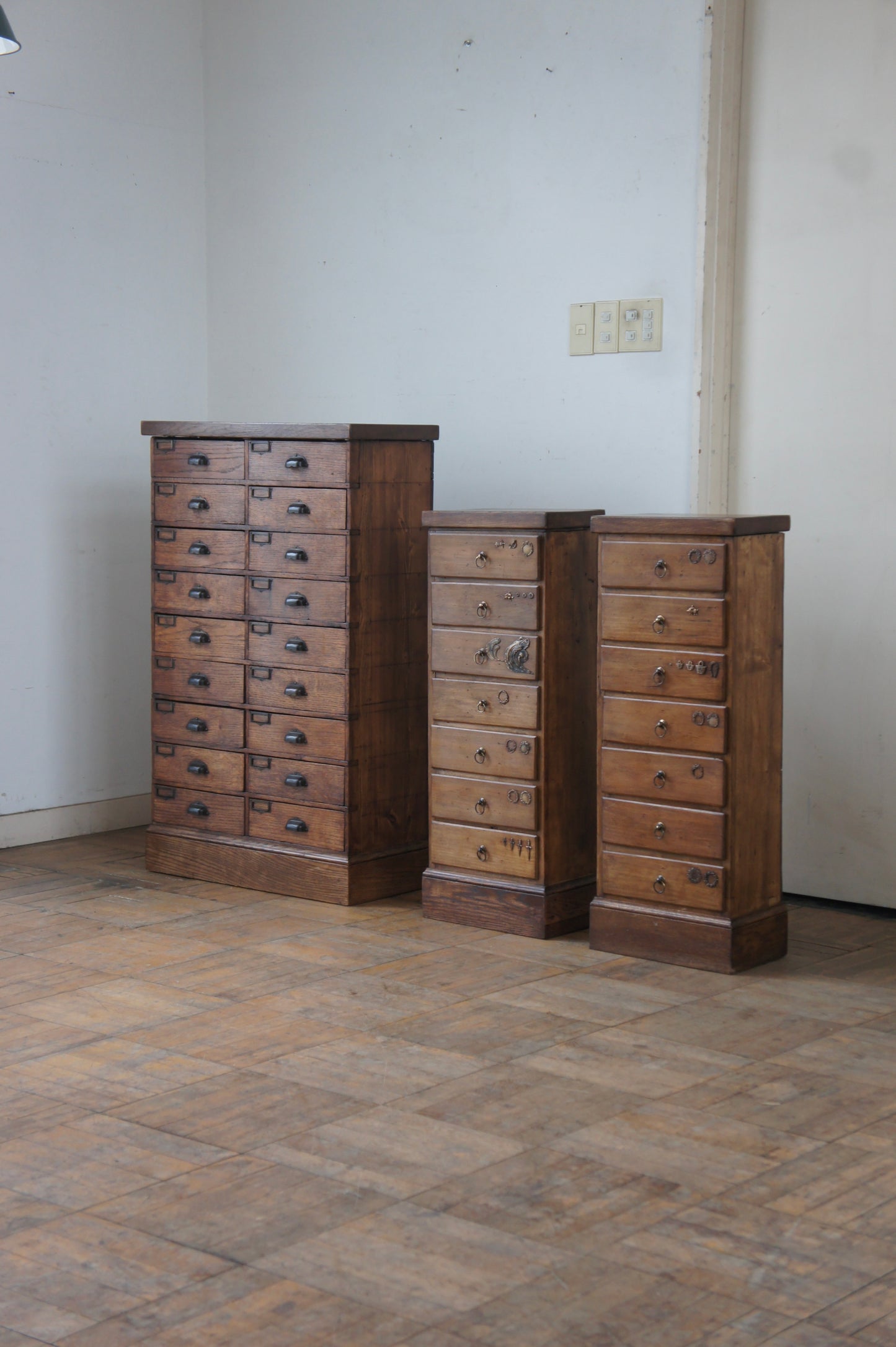 Wooden drawers cabinet 2x9