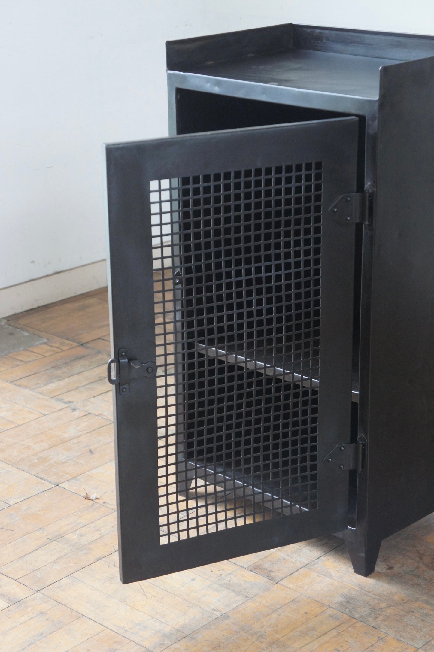 Small metal storage unit