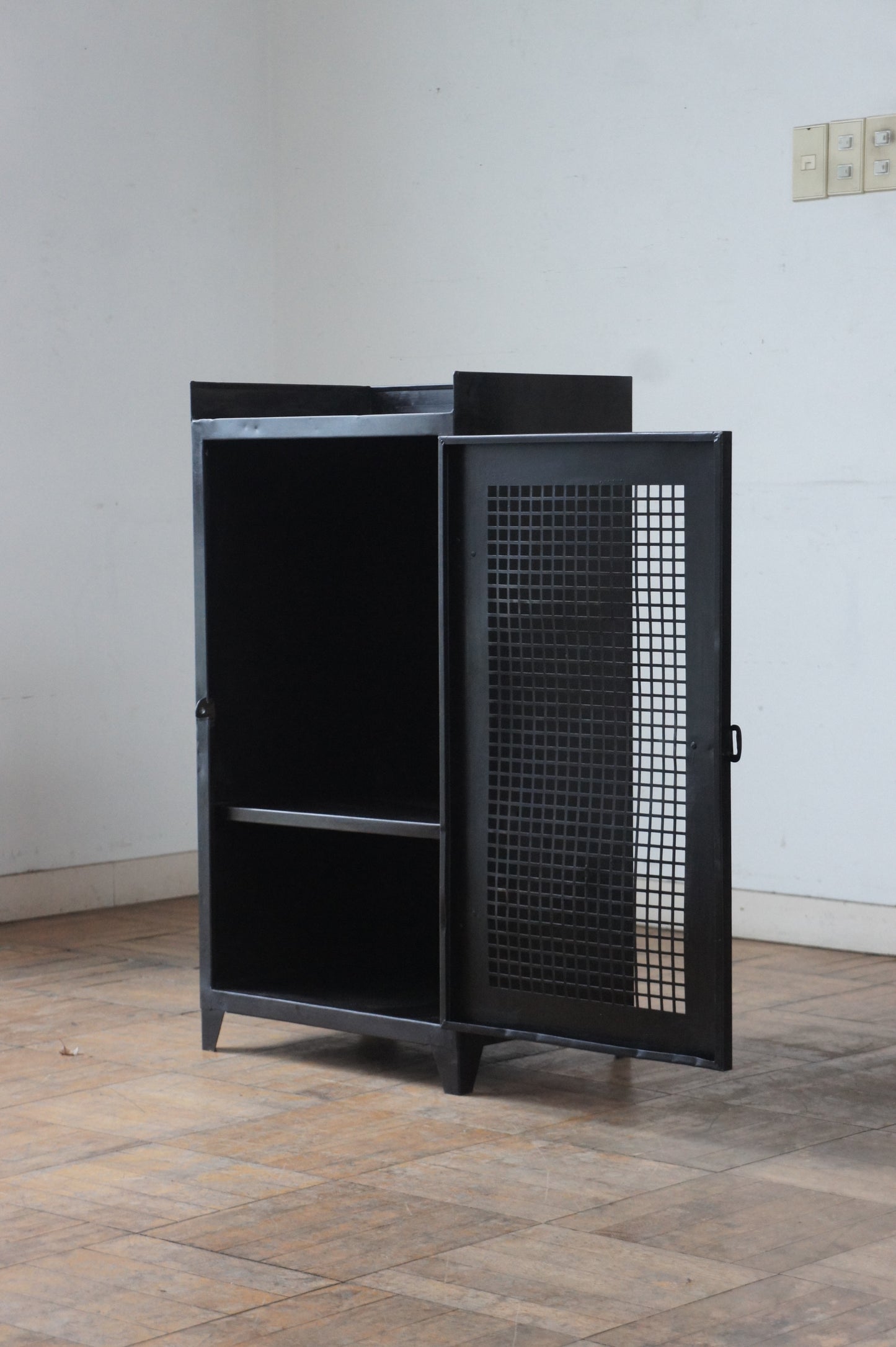 Small metal storage unit