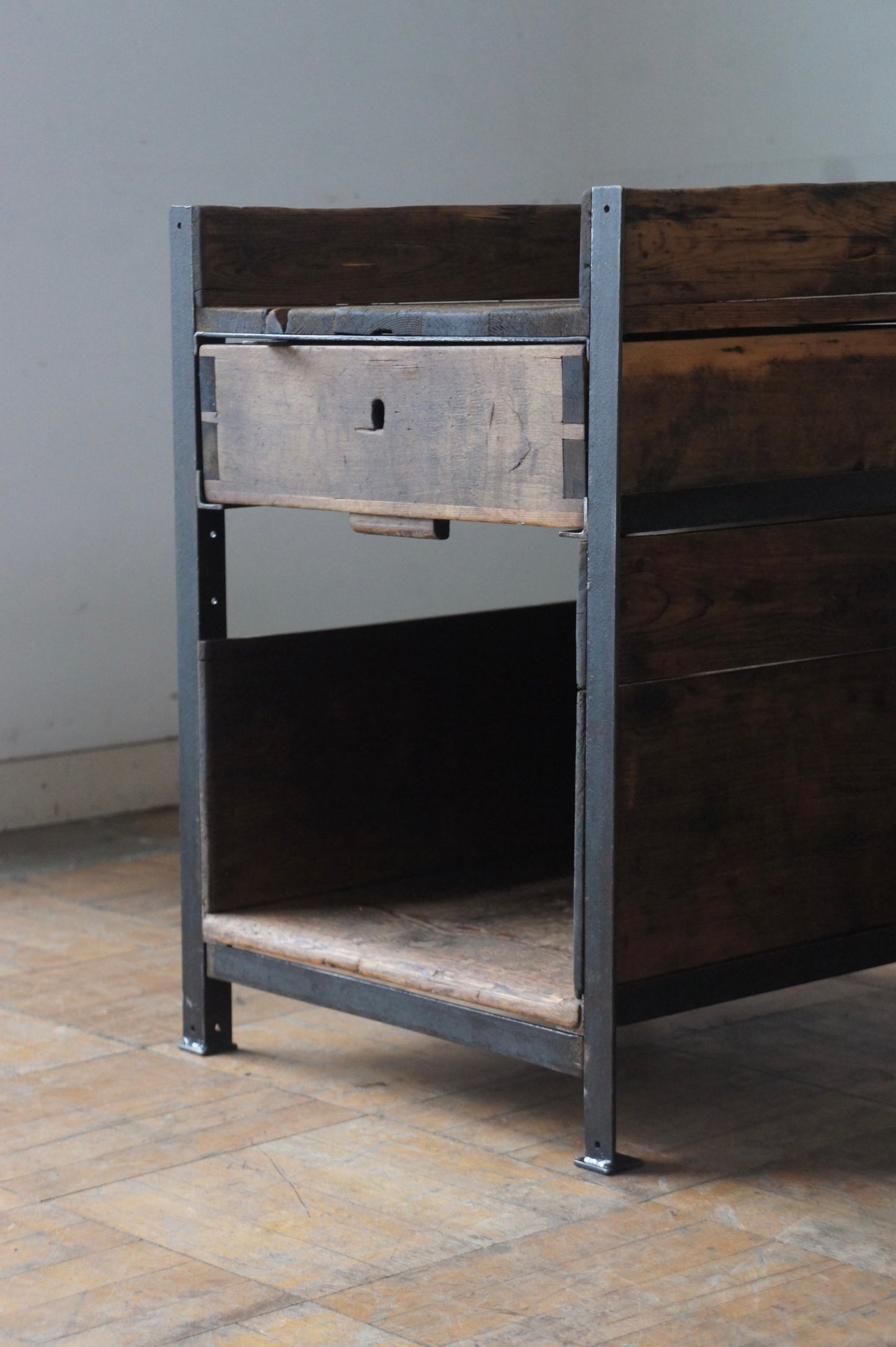 Industrial cabinet [C]