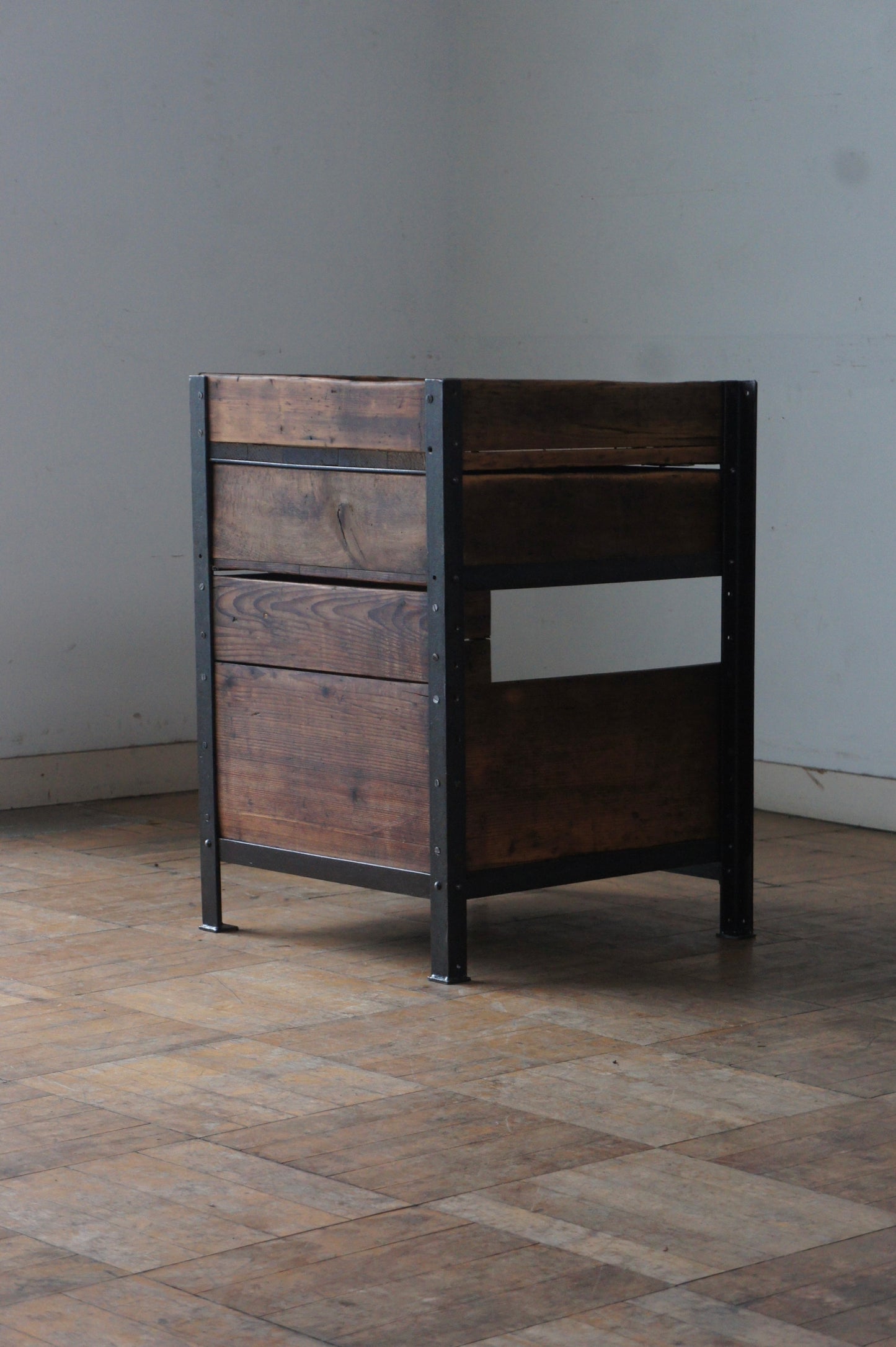 Industrial cabinet [C]