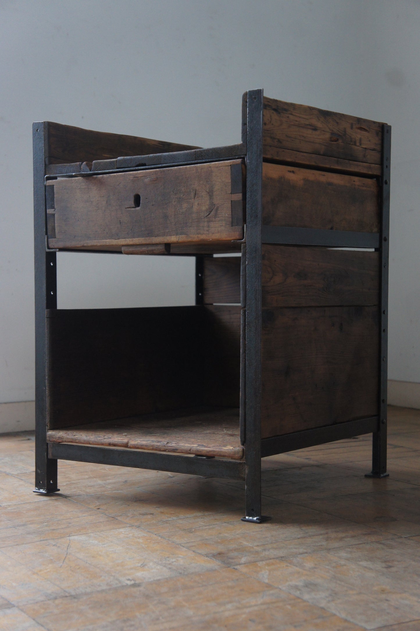 Industrial cabinet [C]