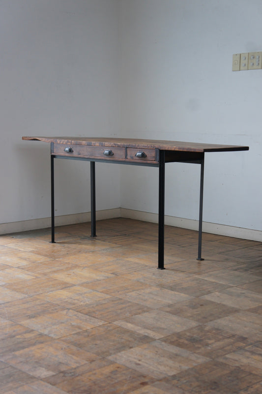 Work desk